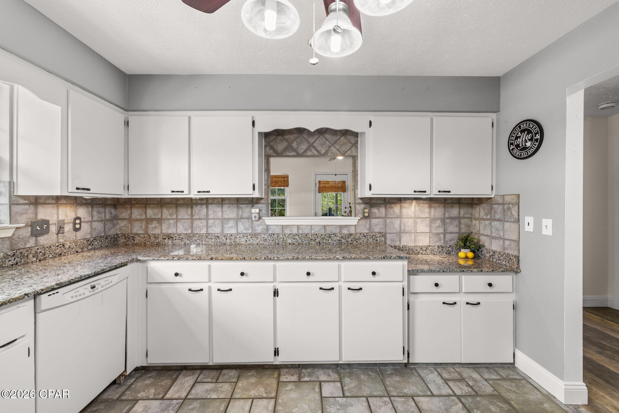 Diamond Head-Lakeside - Residential