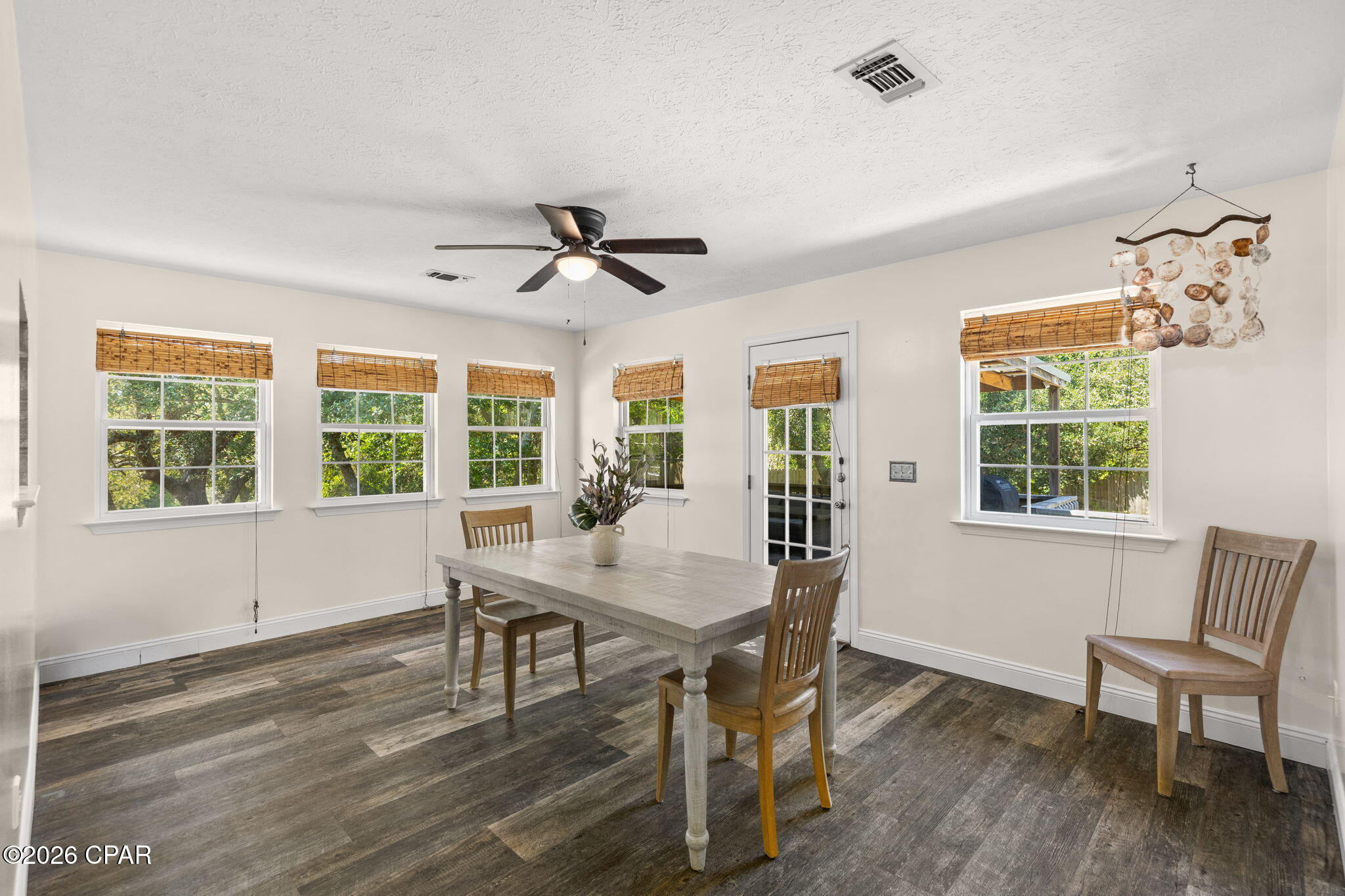 Diamond Head-Lakeside - Residential