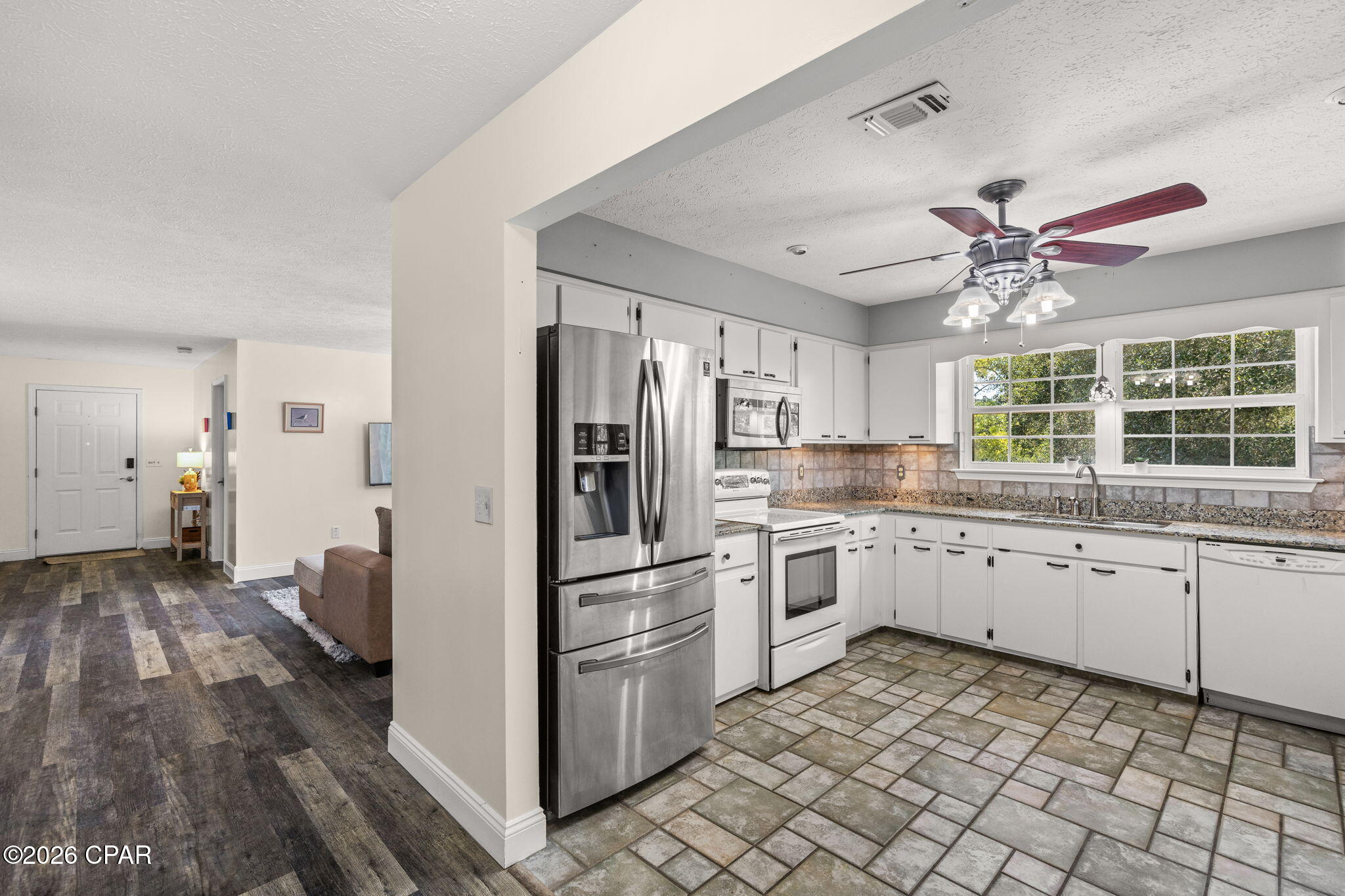Diamond Head-Lakeside - Residential