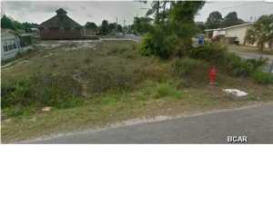 Big corner lot in the Biltmore Beach area off Thomas Drive. Zoning is R-3 which allows for a duplex, single family and other options. Lot size is approximately 48x100 and you can walk to the beach or the lagoon from this location. You're also just minutes from shopping centers, marinas, golf courses and more. Don't let this property get away! Great price for this location. All information is approx. and must be verified by BUYERS if important.