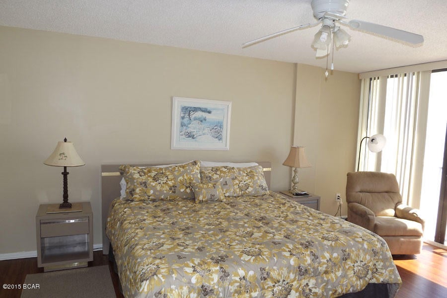 Seachase Condo - Residential