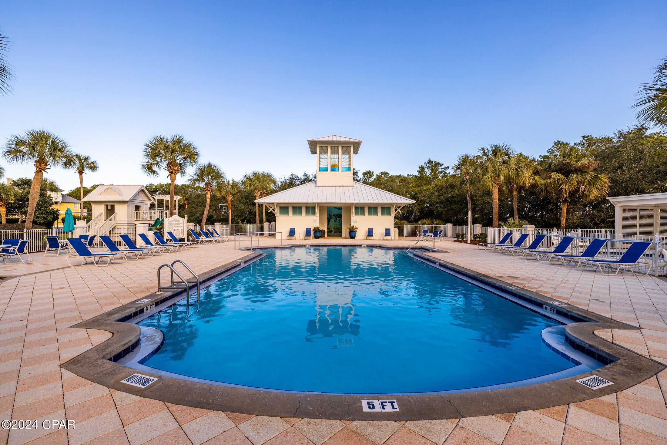Carillon Beach Inn - Residential