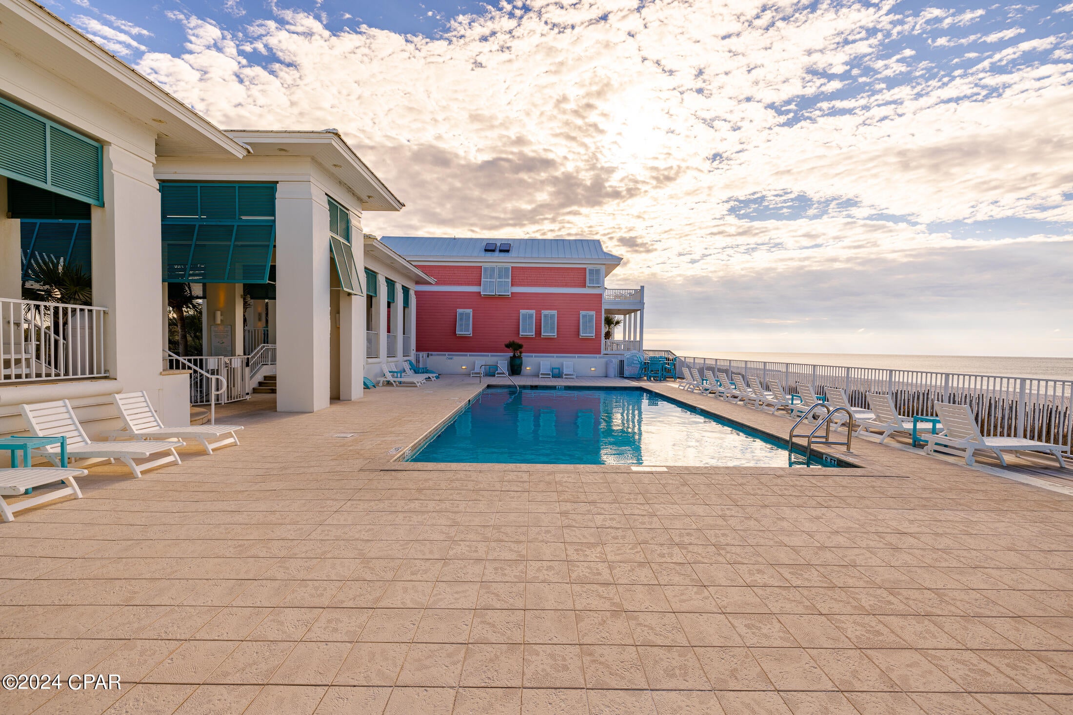 Carillon Beach Inn - Residential