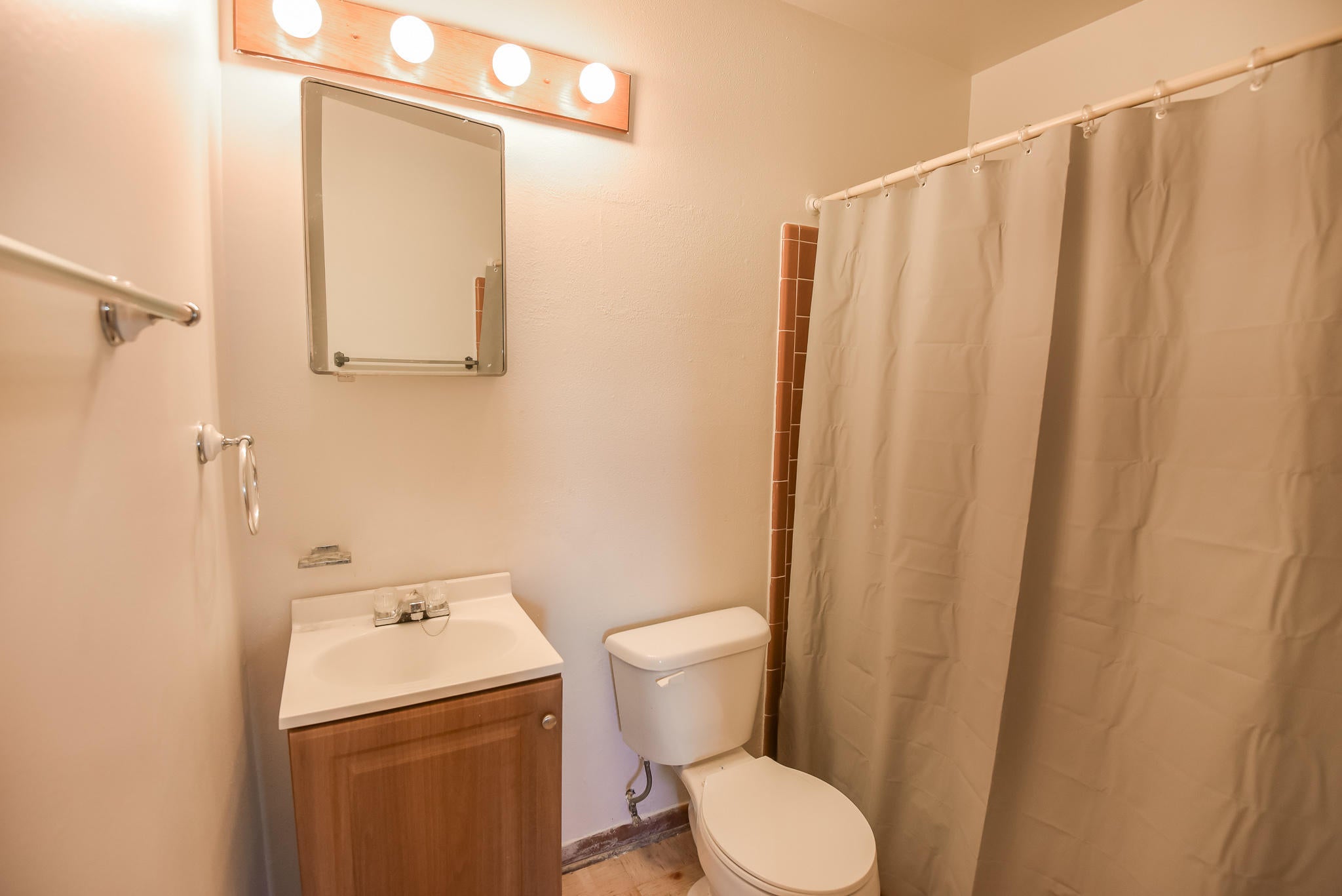 Hentz 1st Add Unit B - Residential