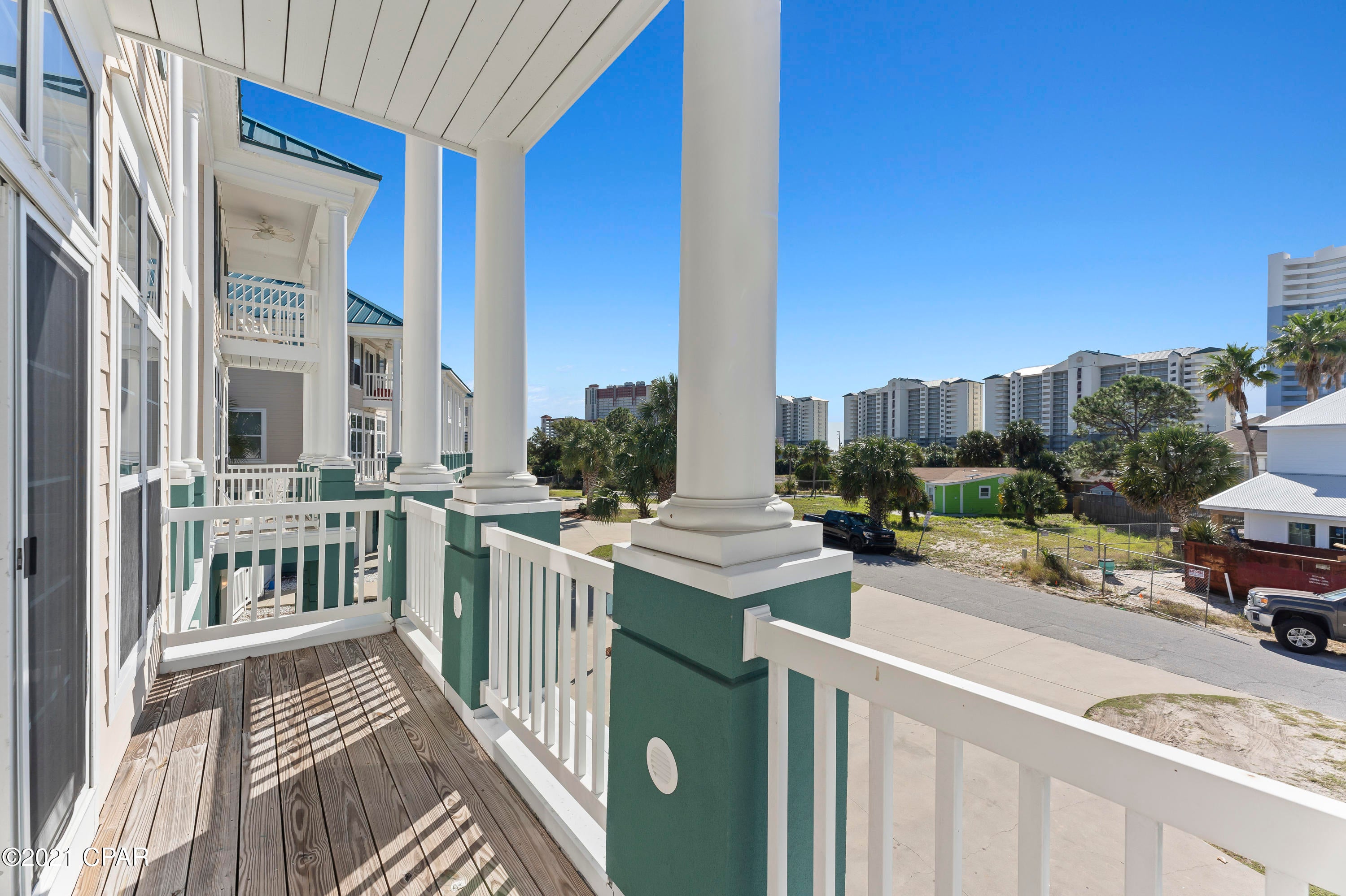 Long Beach 3rd - Residential