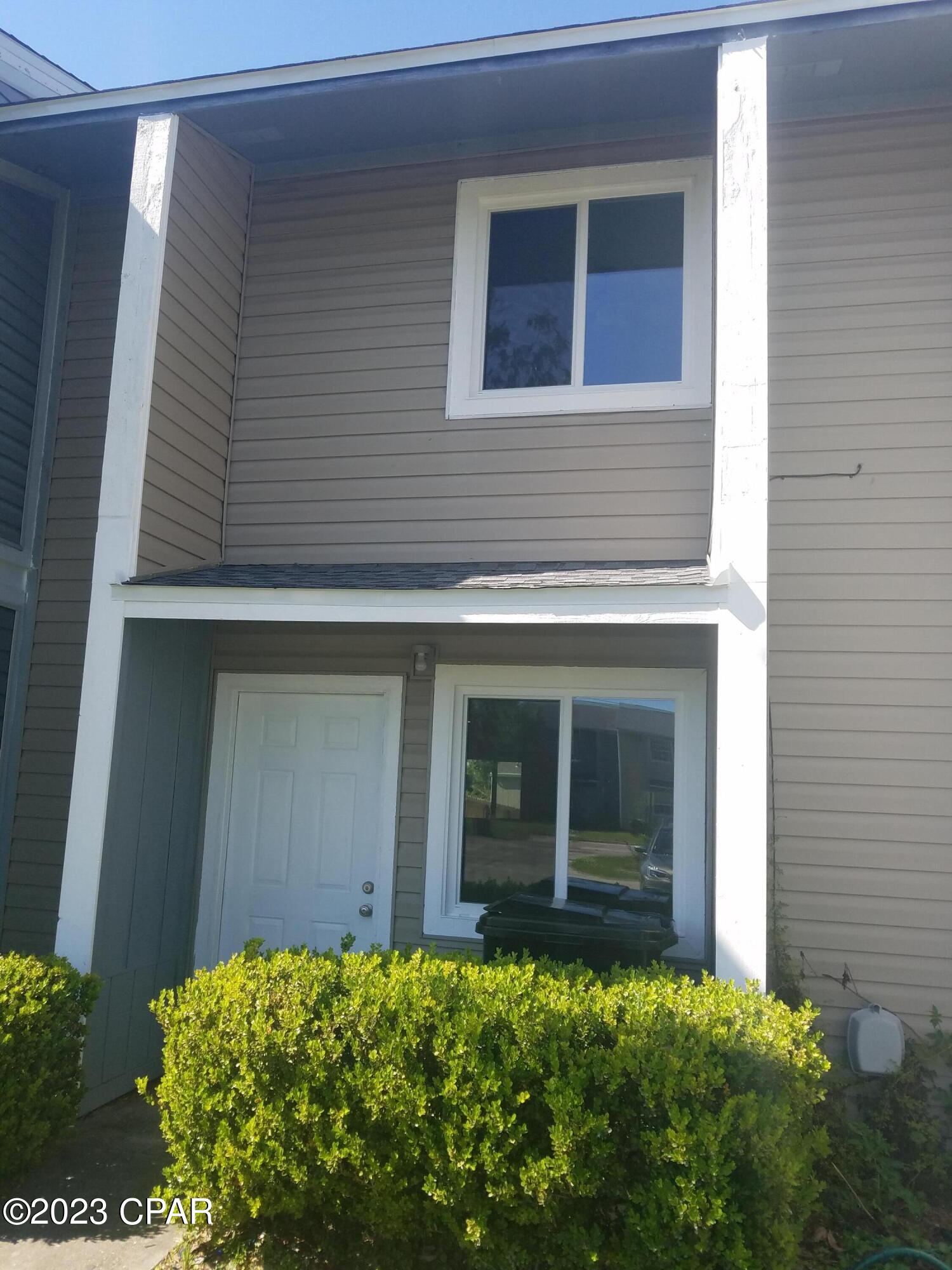 2 Bedroom, 1.5 Bath Townhouse - Clean, Updated & Move-In Ready!

Looking for a well-maintained place to call home? This very nice 2-bedroom, 1.5-bath townhouse is neat, clean, and move-in ready! Featuring updated appliances and updated vanities, this home offers a fresh, modern feel with comfortable living spaces.

Conveniently located near East Avenue and Highway 231, you'll enjoy easy access to shopping, dining, schools, and everyday conveniences.

Features:

2 Bedrooms, 1.5 Bathrooms
Updated kitchen appliances
Updated vanities
Clean and well-maintained throughout
Convenient location near East Avenue & Hwy. 231

Rental Information:

Tenant pays all utilities
Sorry, no pets

Don't miss this opportunity to make this charming townhouse your next home. Contact us today for more information!