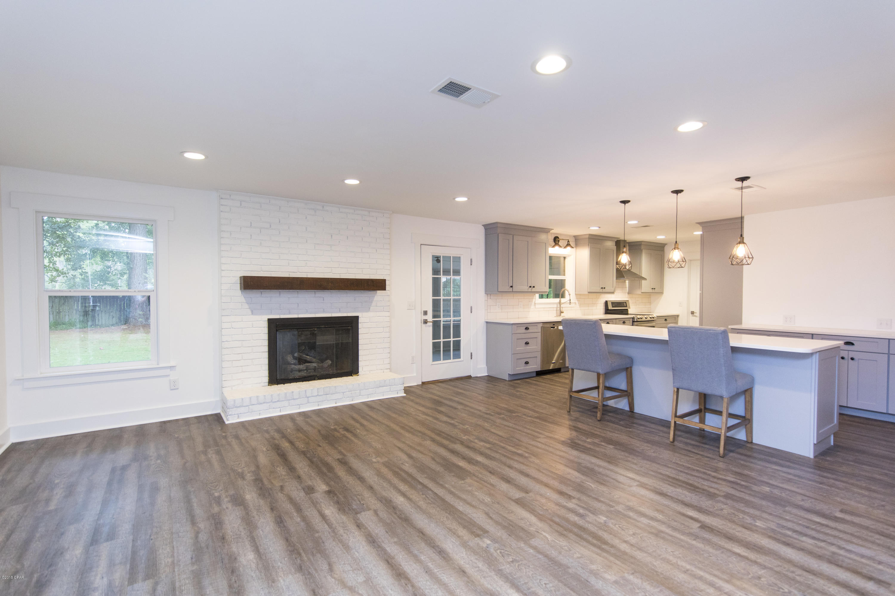 College Point 1st Add - Residential