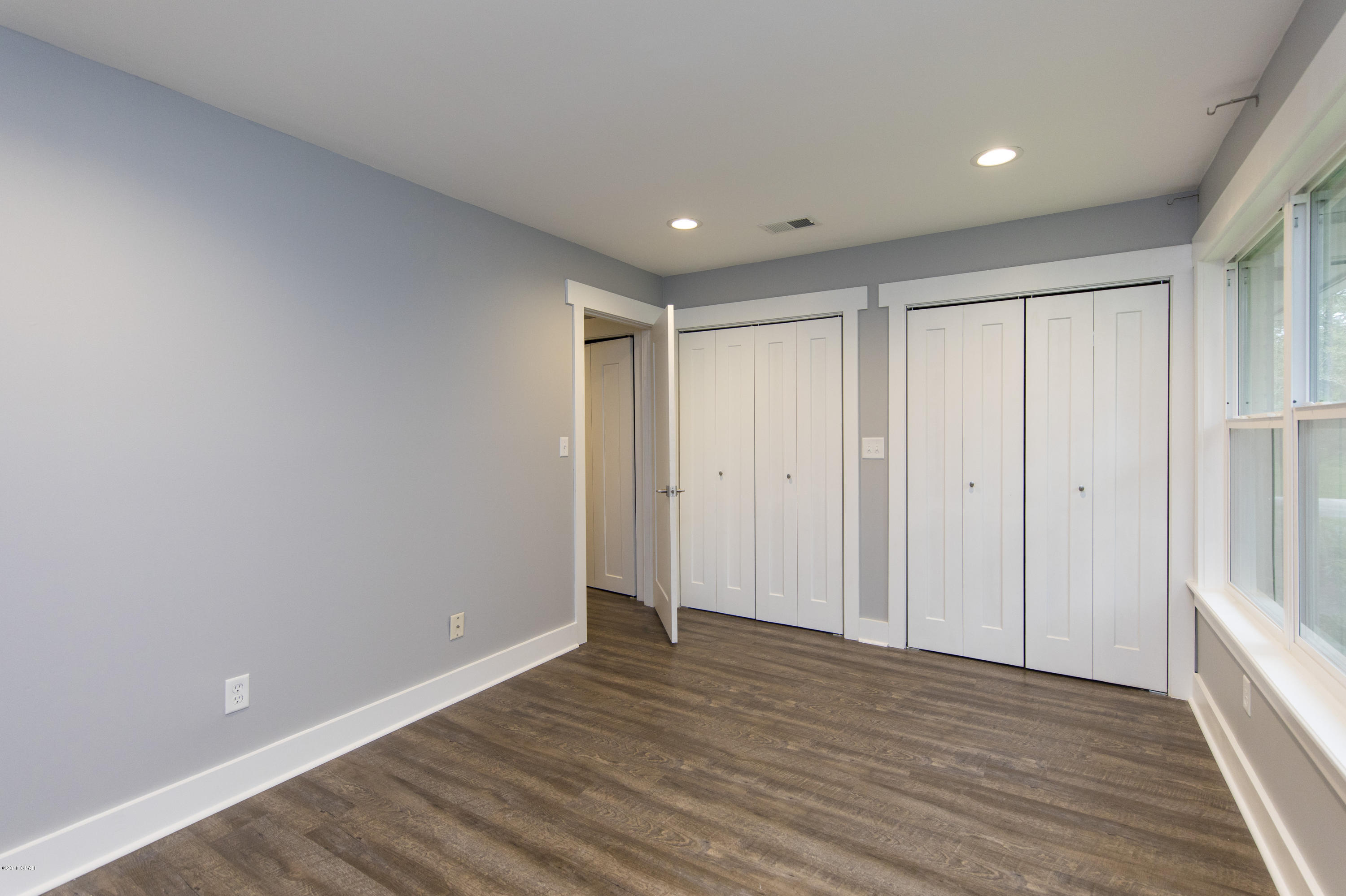 College Point 1st Add - Residential