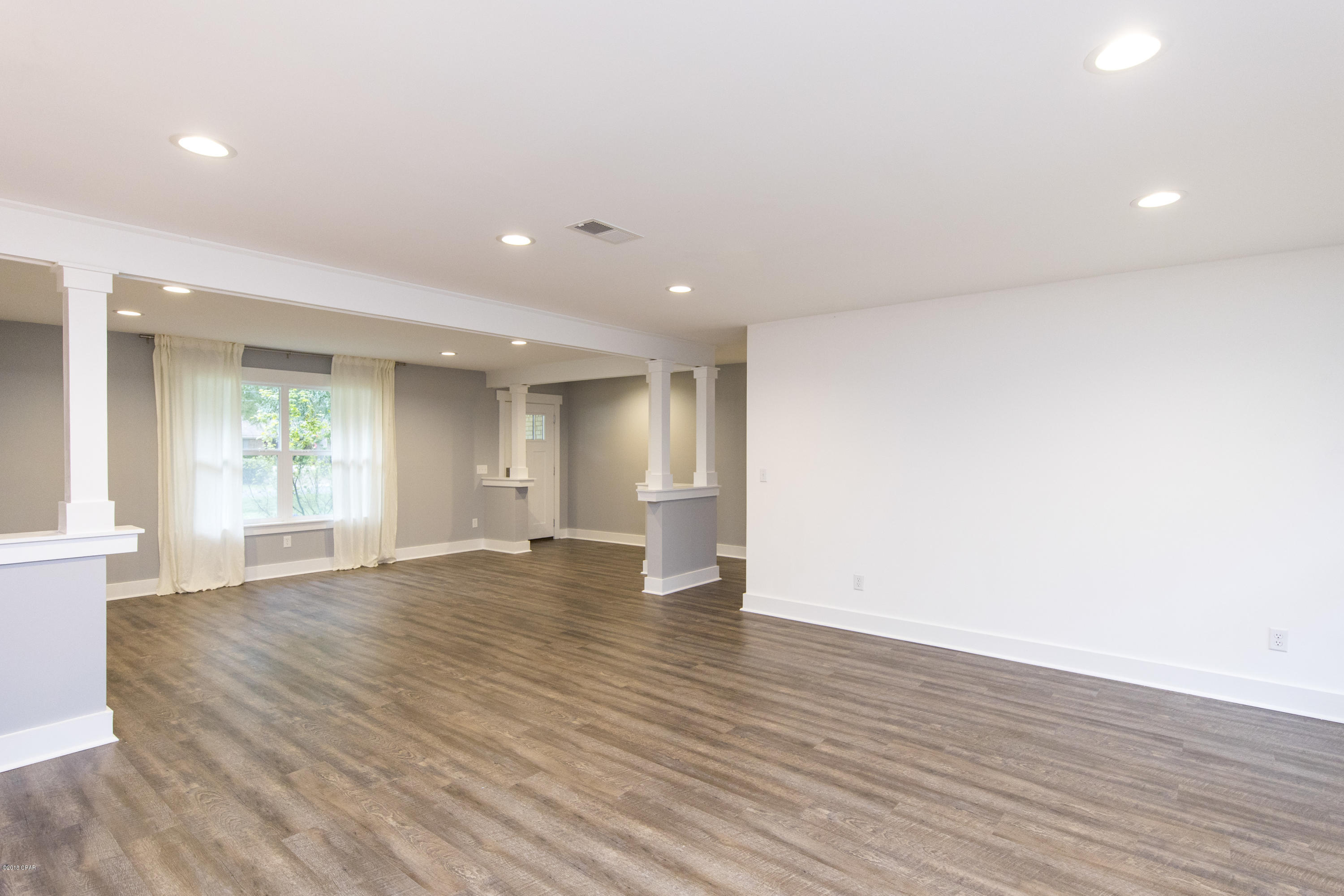 College Point 1st Add - Residential
