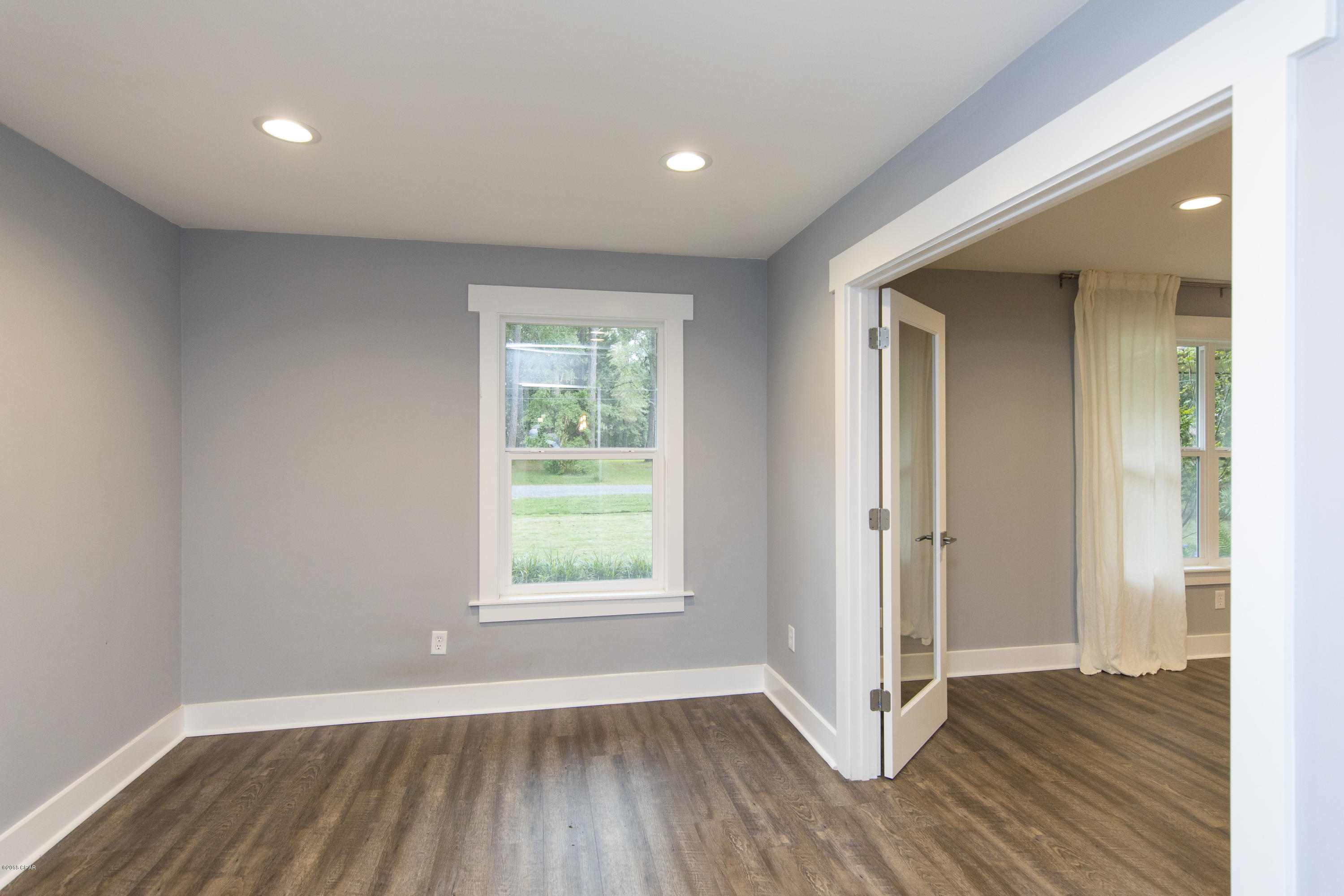 College Point 1st Add - Residential