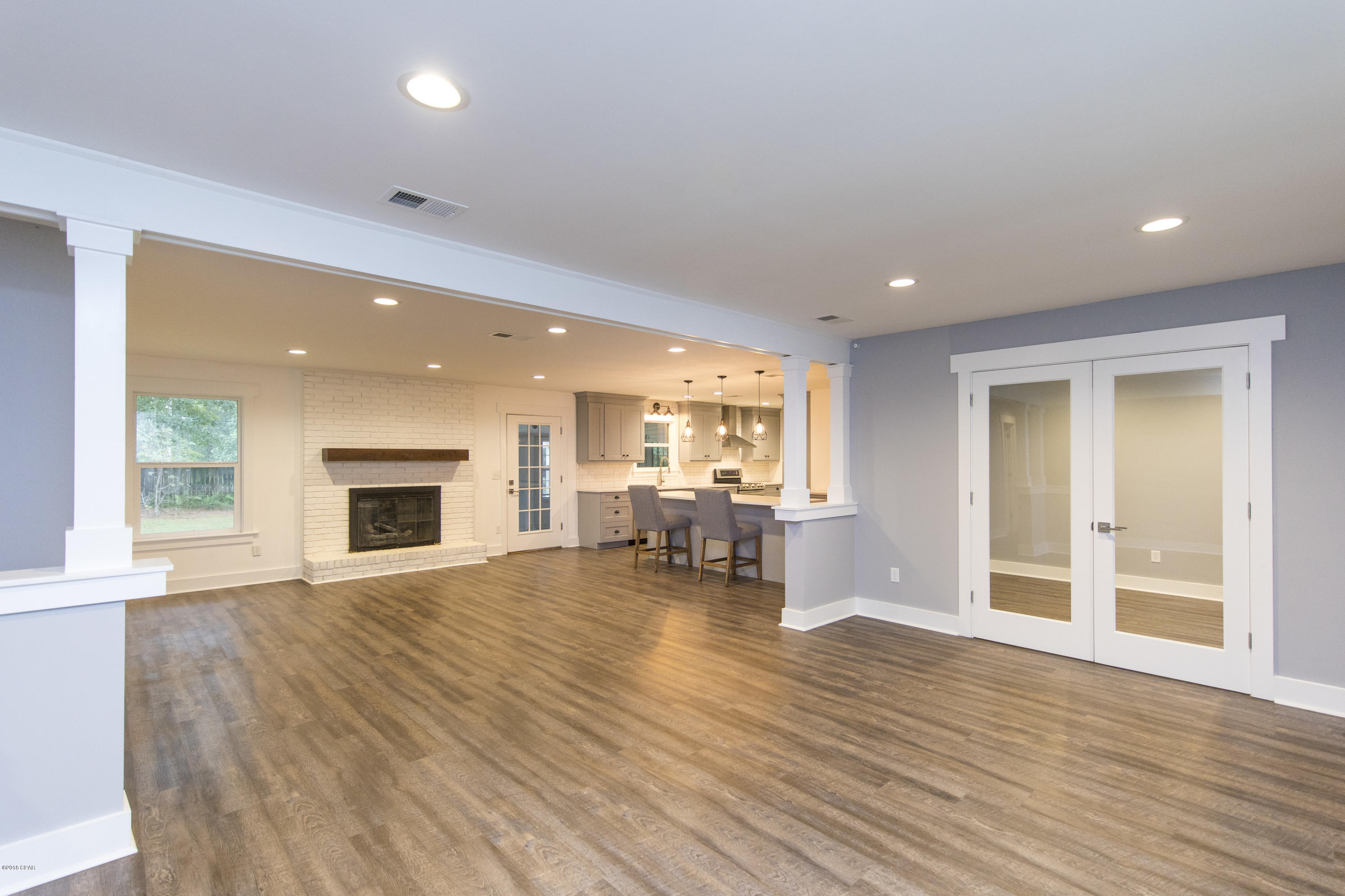 College Point 1st Add - Residential
