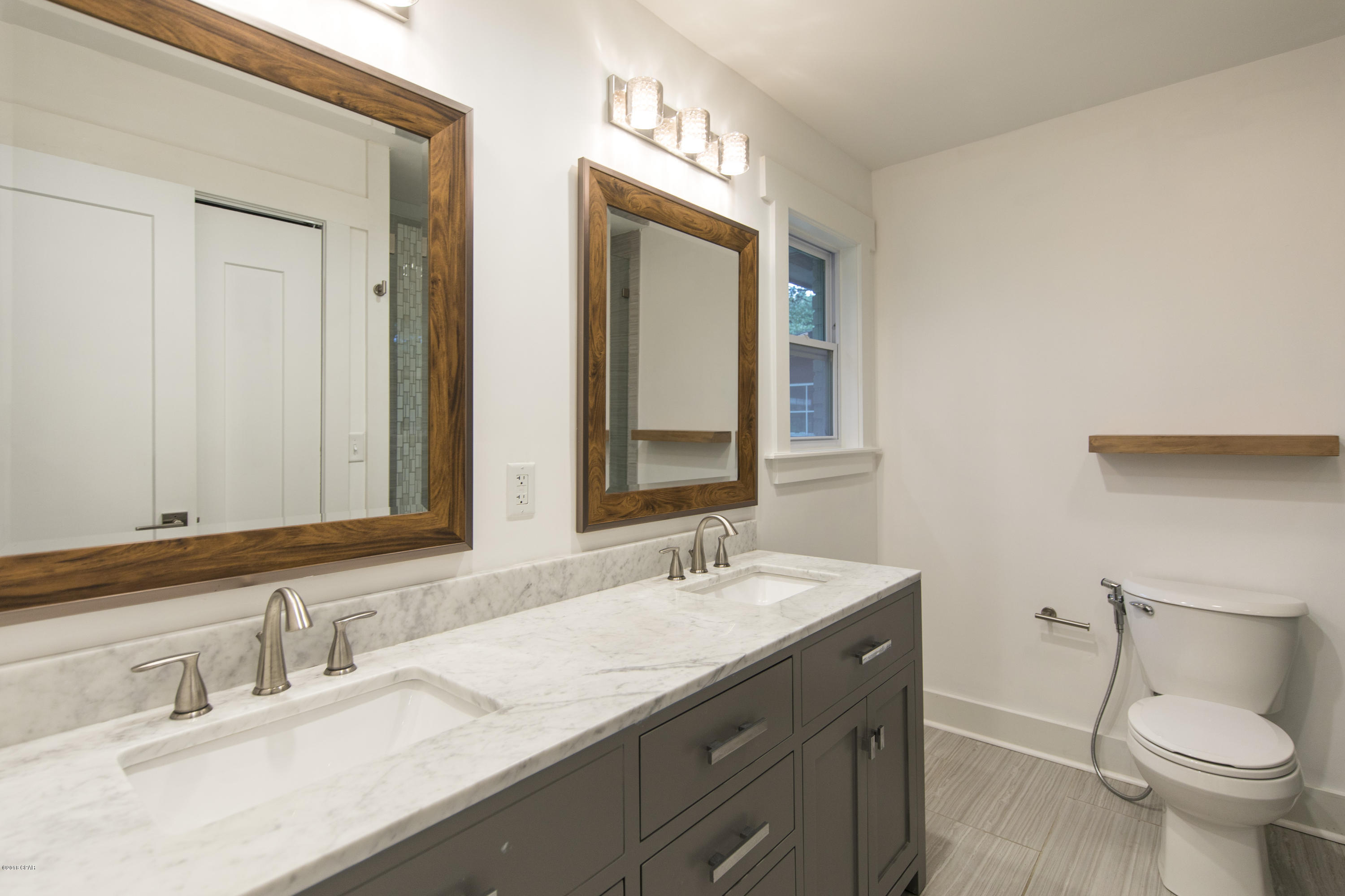 College Point 1st Add - Residential