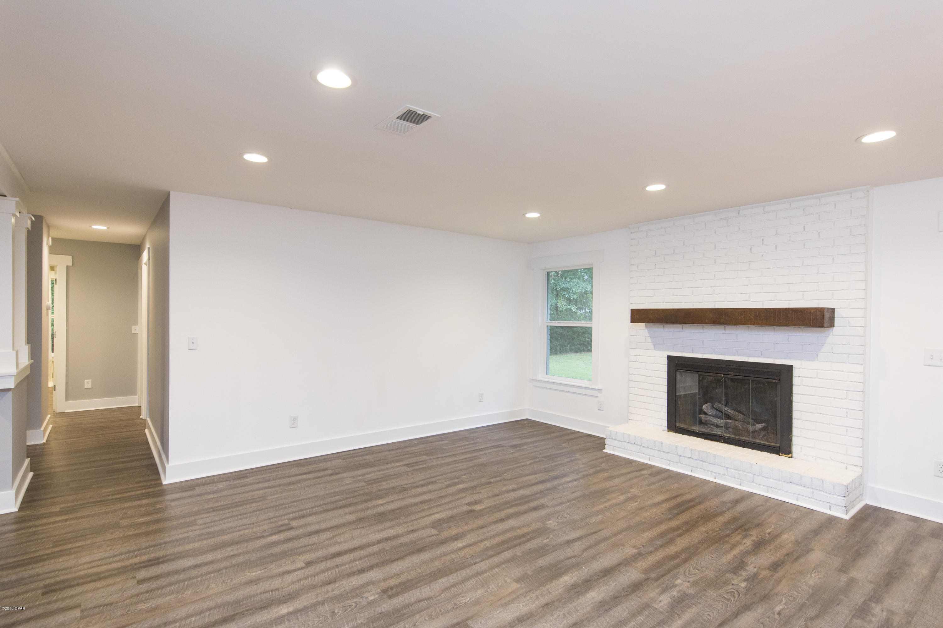 College Point 1st Add - Residential