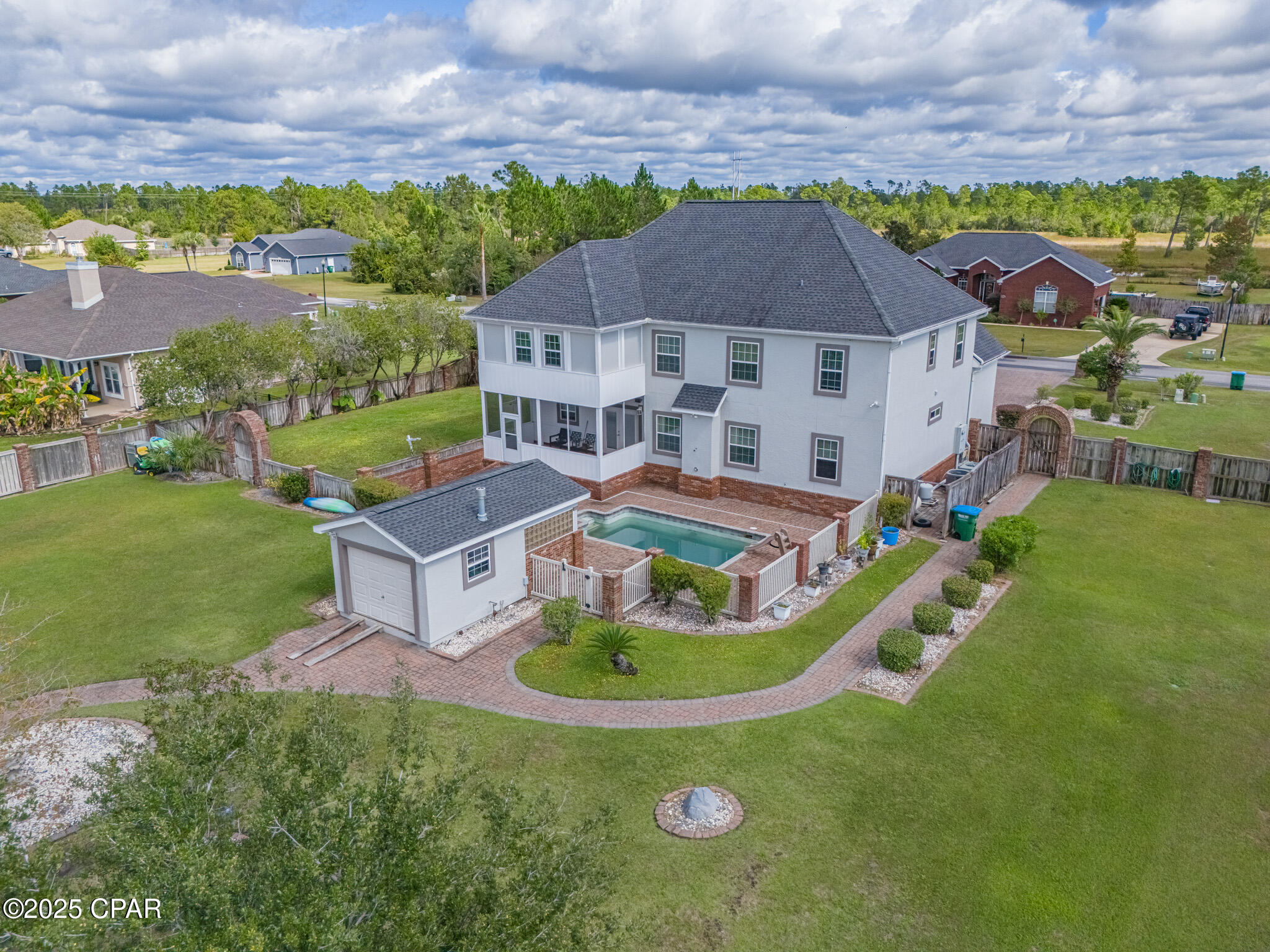 Kirkland Manor - Residential