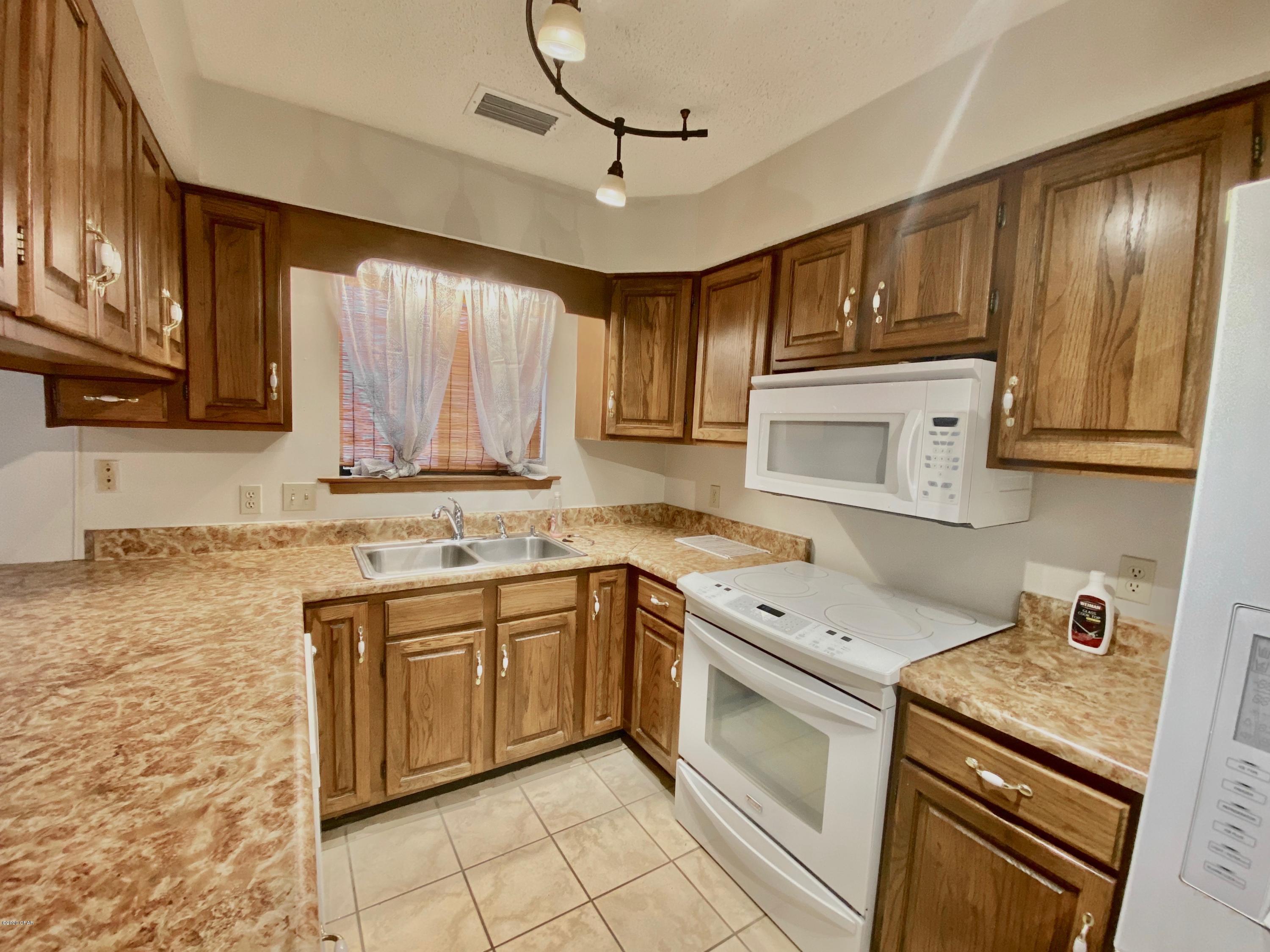 [No Recorded Subdiv] - Residential Lease