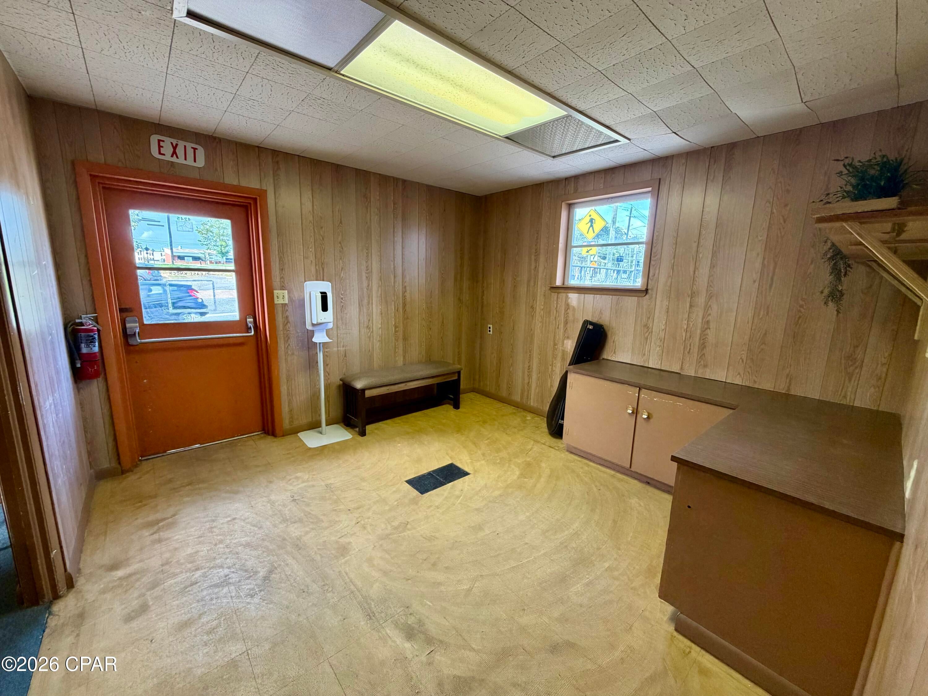 [No Recorded Subdiv] - Commercial Sale
