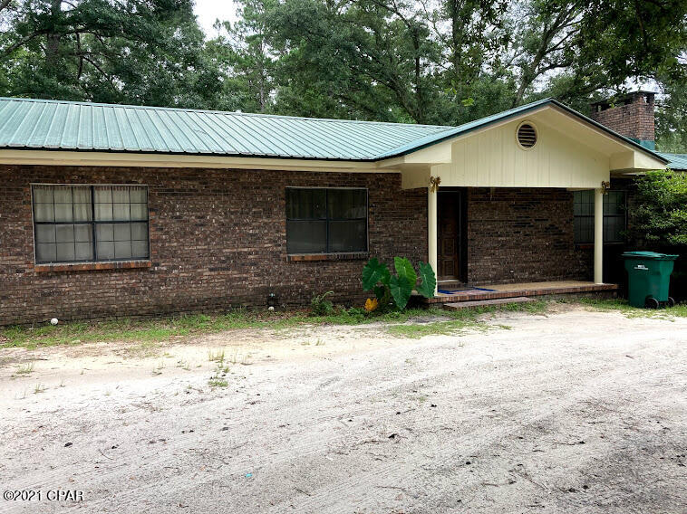 Solid 3 beds 2 baths home in good condition overall and it is close to Chipley High School.

The property does need updating but is priced to build in equity once the updates are complete.

Bring your hammer and this will be a great forever home or rental property. Property is on 1.724 Acres