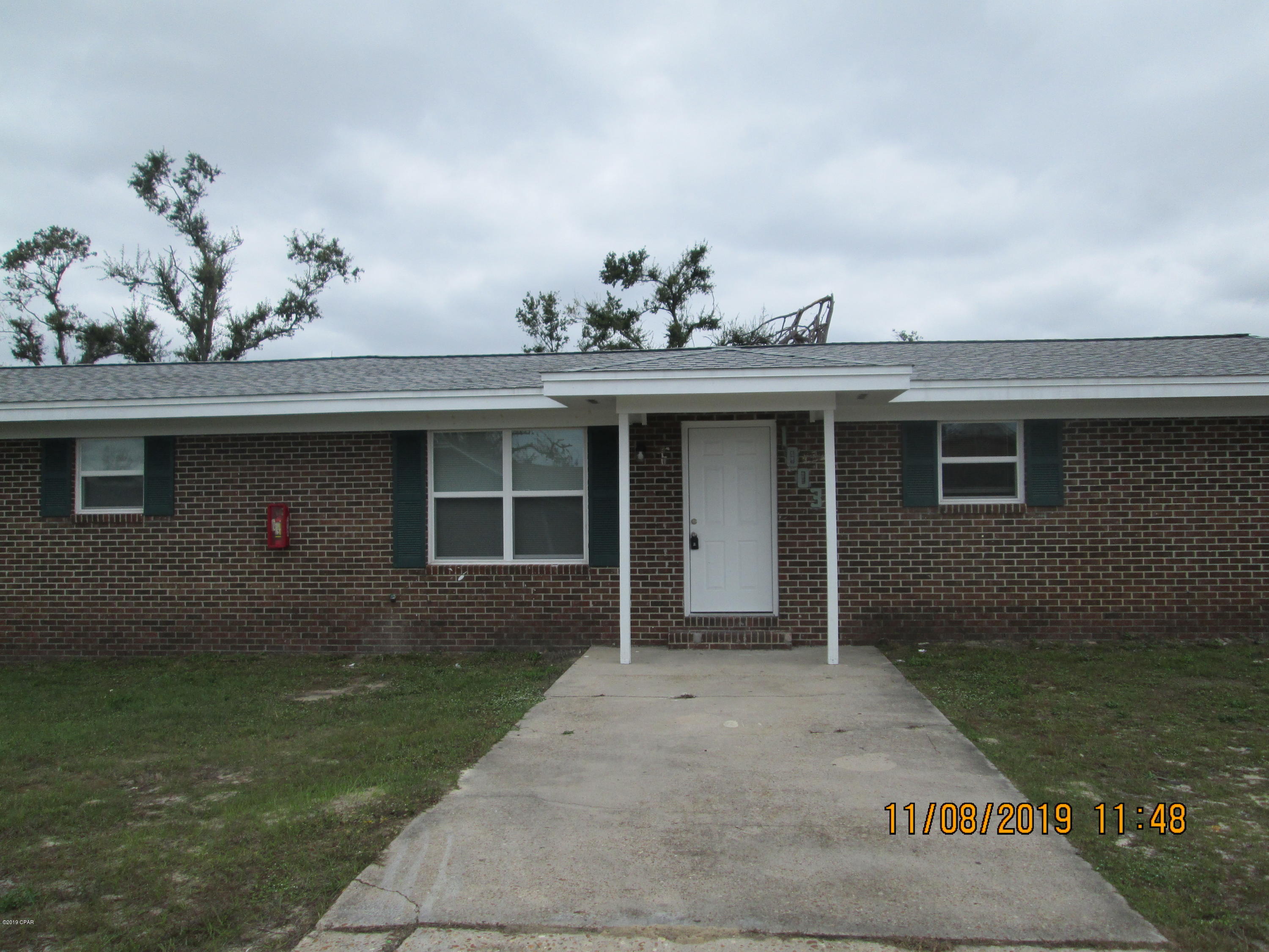 Owner MIGHT approve a pet, depending on breed/size. Single story 2bdrm/1bath apartment. Completely renovated with wood look laminate, new appliances, countertops and more! Beautiful, modern, grey color scheme and luxurious touches throughout! There is a $20 application fee to run your background/credit. If you qualify, please call to schedule a viewing. Mon-Fri 9a-2p only