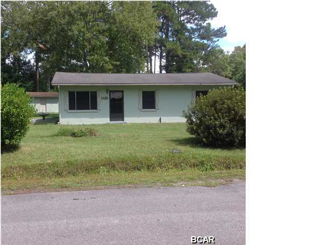 Move-in-Ready Florida Cottage. This sturdy block 3 bedroom 1.5 bath home sits on a corner lot - lot is actually 2 lots. Close to area shopping, Great Schools, and close to public parks and boat ramp. This home is in excellent condition and is ready for your personal touch. Great starter home or person wishing to downsize. Wonderful gazebo to enjoy family gatherings. Nice sized yard building could be your Man Cave!! Flood Insurance NOT required.