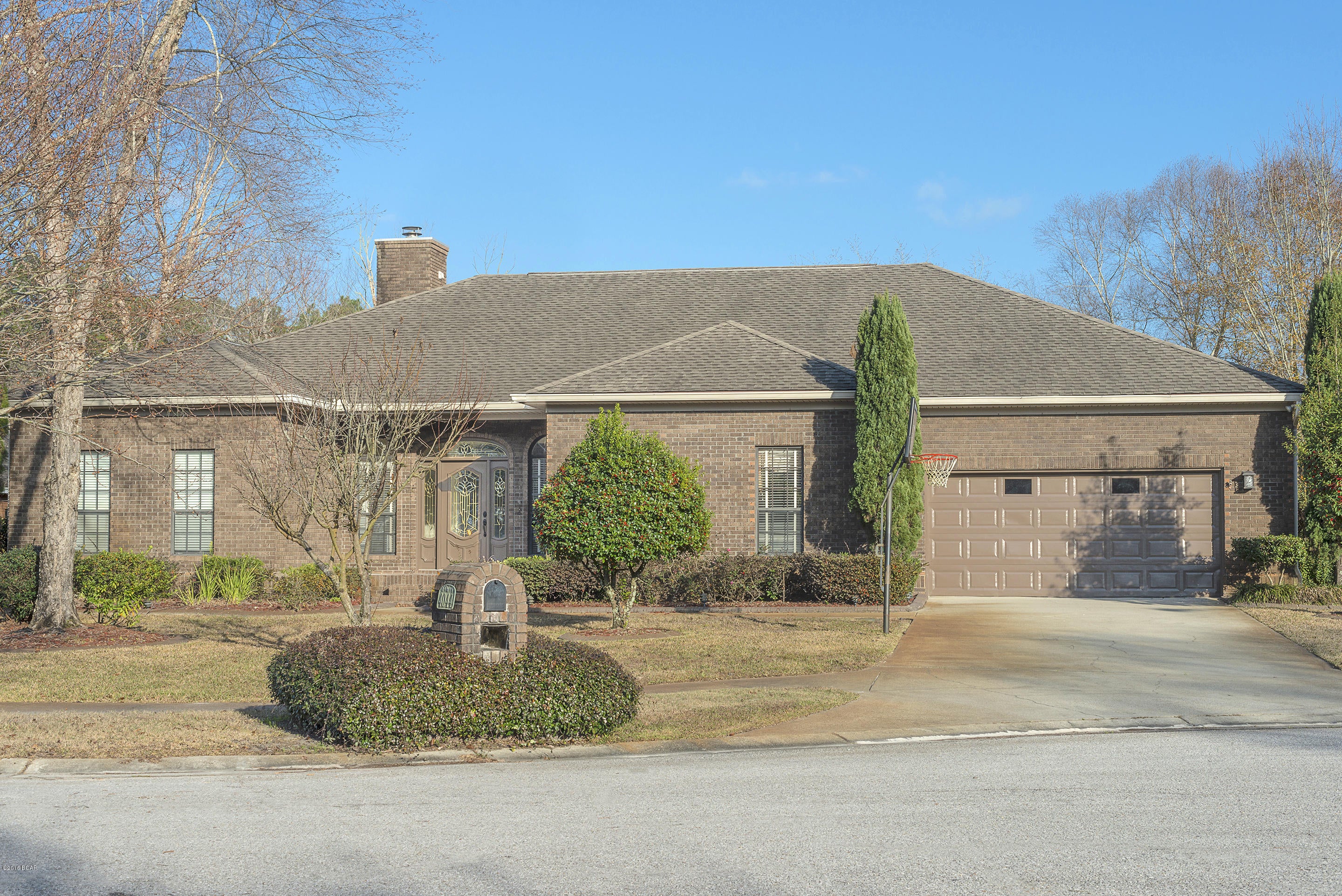 This executive 4/2.5 all brick home with inground pool is located on a cul de sac in the popular Northshore neighborhood with sidewalks. This home features a split floor plan, 10 ft ceilings, crown molding, an inground pool (screened in), a home office with built ins (or 4th bedroom with closet), spacious bedrooms, storage galore, tons of custom cabinetry in the kitchen, huge walk in pantry, formal dining room, and a large family room with fireplace and built in bookshelves. The spacious master bedroom features a sitting area overlooking the pool. The bathroom has separate marble vanities, walk in closet with custom organizers, tons of lighting, step in shower, and separate jacuzzi tub. Home has a security system, hurricane screens, water softener, new irrigation pump, and termite bond.
