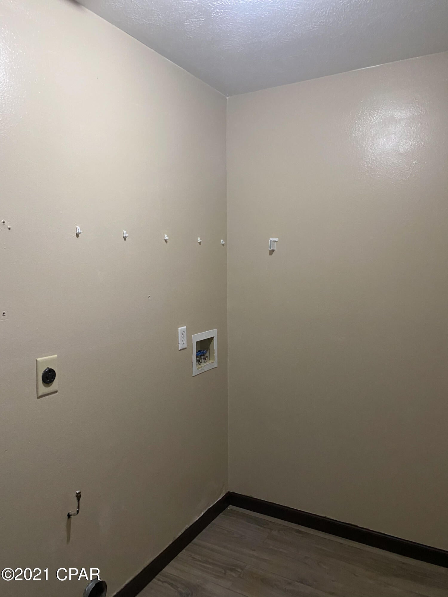 Pine Tree Place Unit 1 - Residential