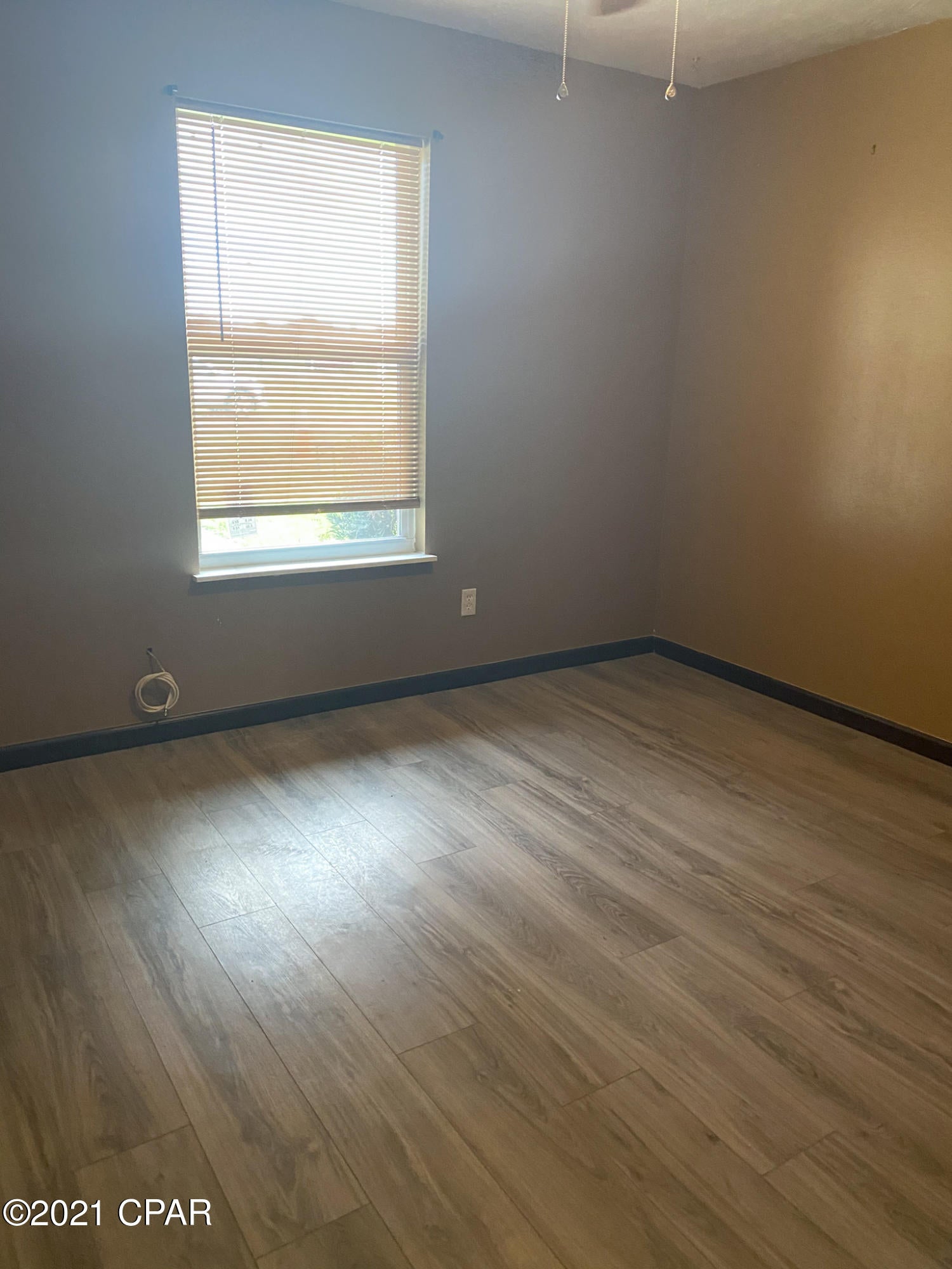 Pine Tree Place Unit 1 - Residential
