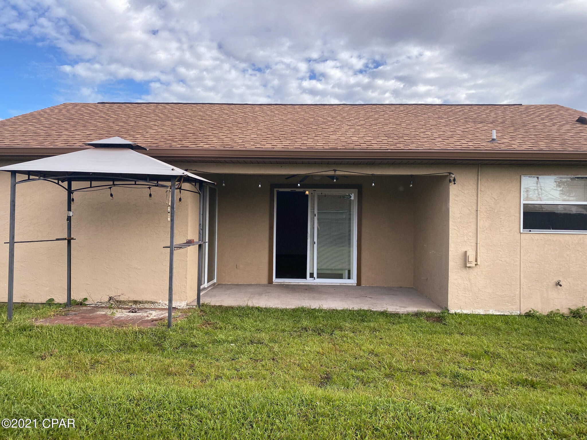 Pine Tree Place Unit 1 - Residential