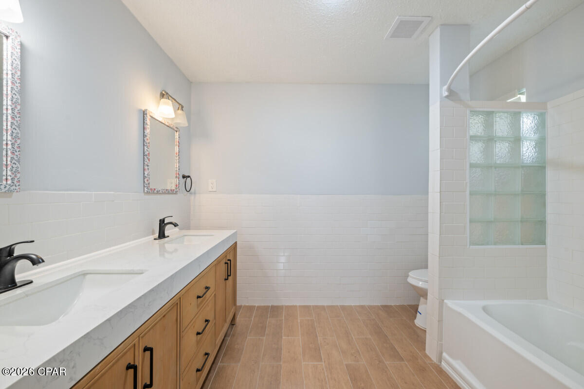 Hickory Manor - Residential