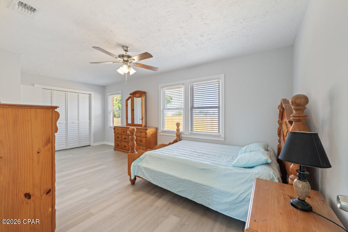 Hickory Manor - Residential