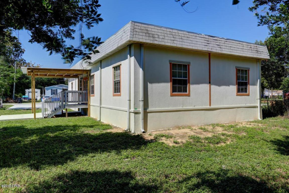4/2 completely remodeled manufactured home on the West End of Panama City Beach. Home is less than 1 mile to beach. All property sizes and ages are approximate, please measure and/or verify if important. 

School assignments are subject to change, please check with Bay County for most accurate information.

Deposit is the same as the rent.

Pets NOT Allowed!