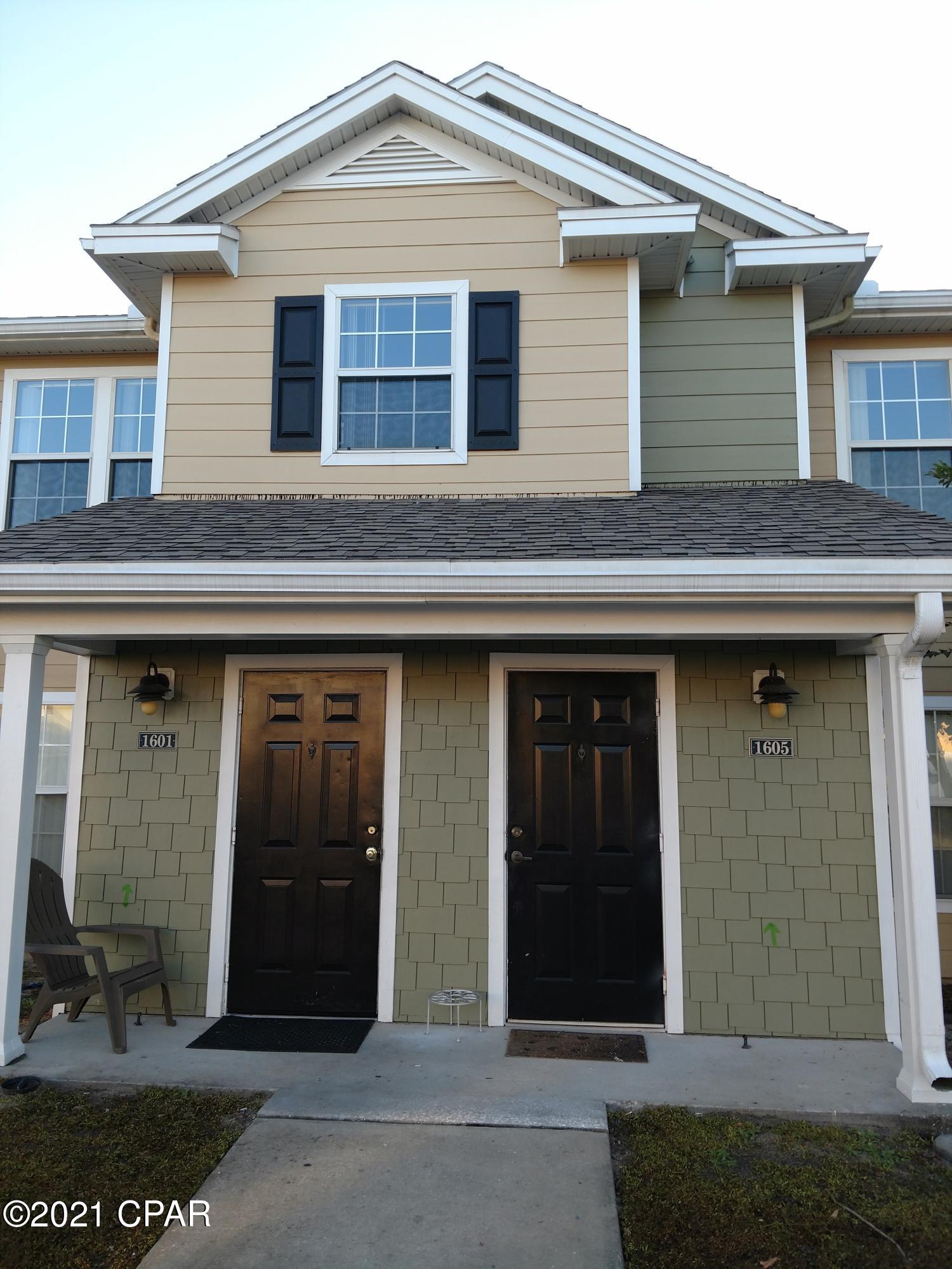 3 Bed 2 Bath Condominium in Nautilus Cove Subdivision. Home has washer/dryer connections, gated community, fitness room and community pool.



*Water, Sewer, Trash, Lawn Care included*



*No Pets*