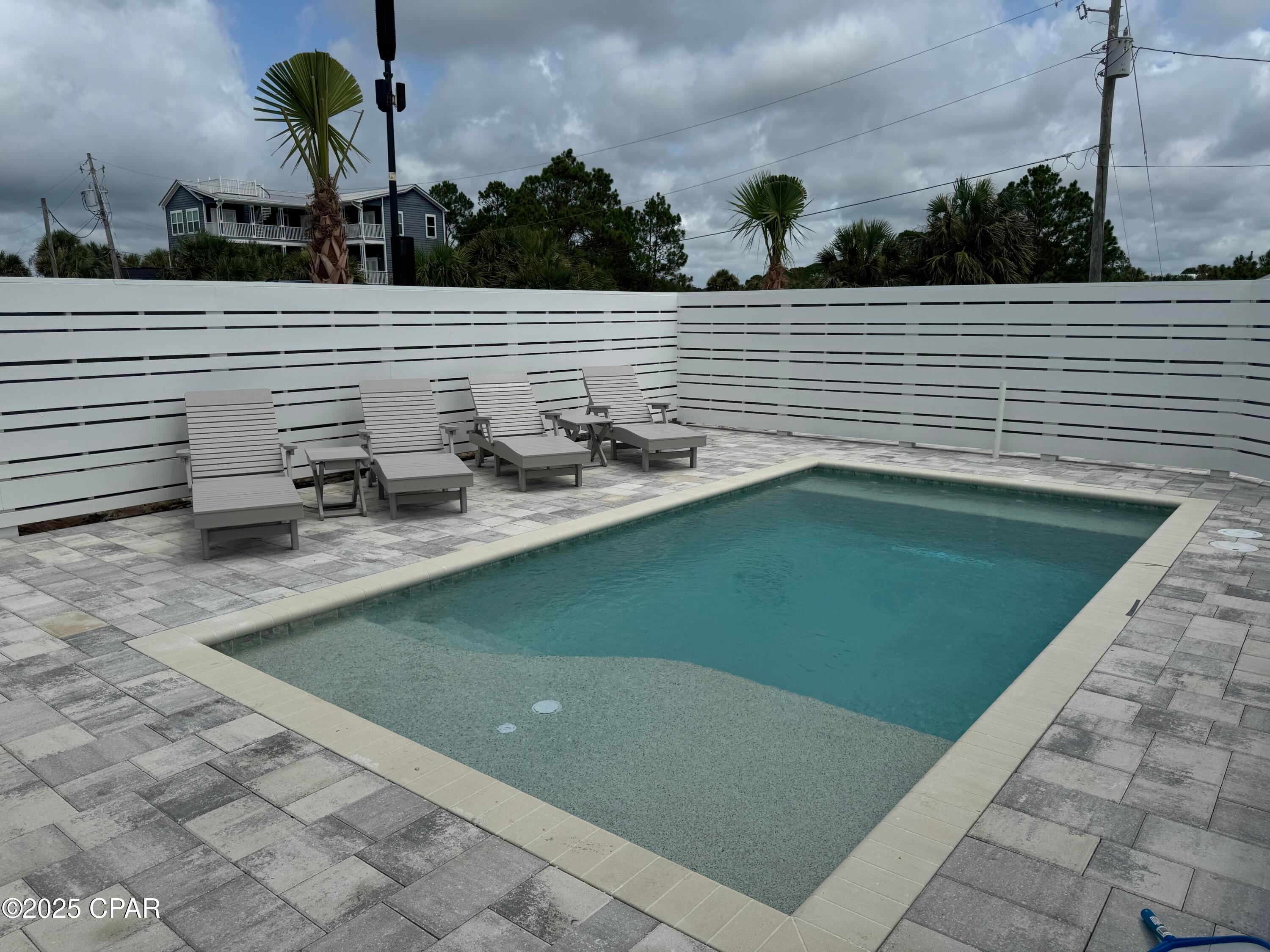 Lullwater Beach - Residential