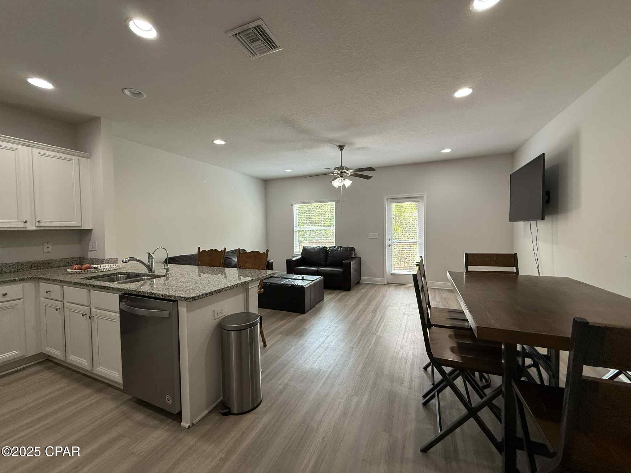 Hathaway Townhomes - Residential Lease