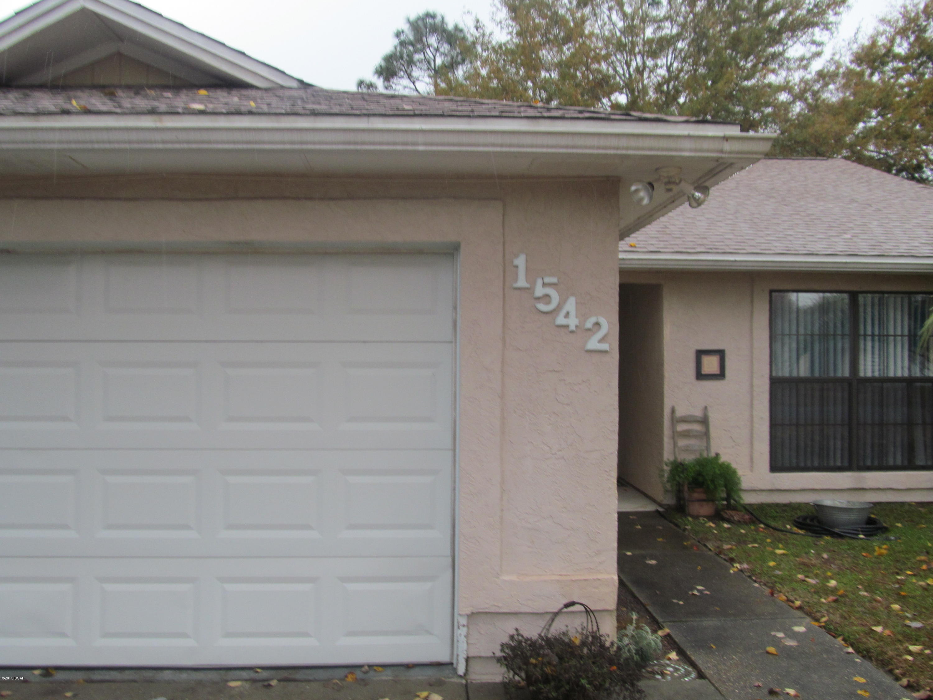 DERBY WOODS!

NICE 3 BEDROOM 2 BATH HOME W/2 CAR GARAGE, VAULTED CEILING, WOOD FIREPLACE, ELECTRIC APPLIANCE, GAS HEAT & W/H, FORMAL DINING AND BREAKFAST AREA.  THIS HOME HAS A SCREENED IN PATIO, FENCED BACKYARD, SHED AND CLOSE TO SCHOOLS AND SHOPPING IN THE LYNN HAVEN AREA.

TENANT OCCUPIED UNTIL 10/31/2015

CALL TO SCHEDULE AN APPOINTMENT TO SEE THIS HOME.