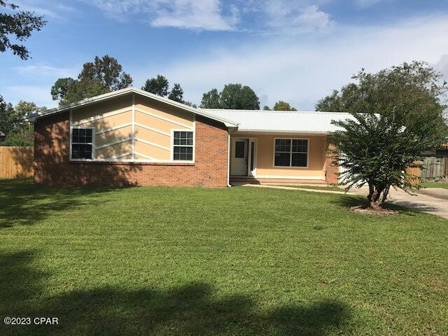 Beautiful and well-maintained home. Kitchen has granite, built in appliances, subway tile, and cast iron under mount sink. Master bath has a GORGEOUS walk-in shower with custom tile work and high-end fixtures.

*All pets are a part of the application process and are subject to the homeowner's approval*
