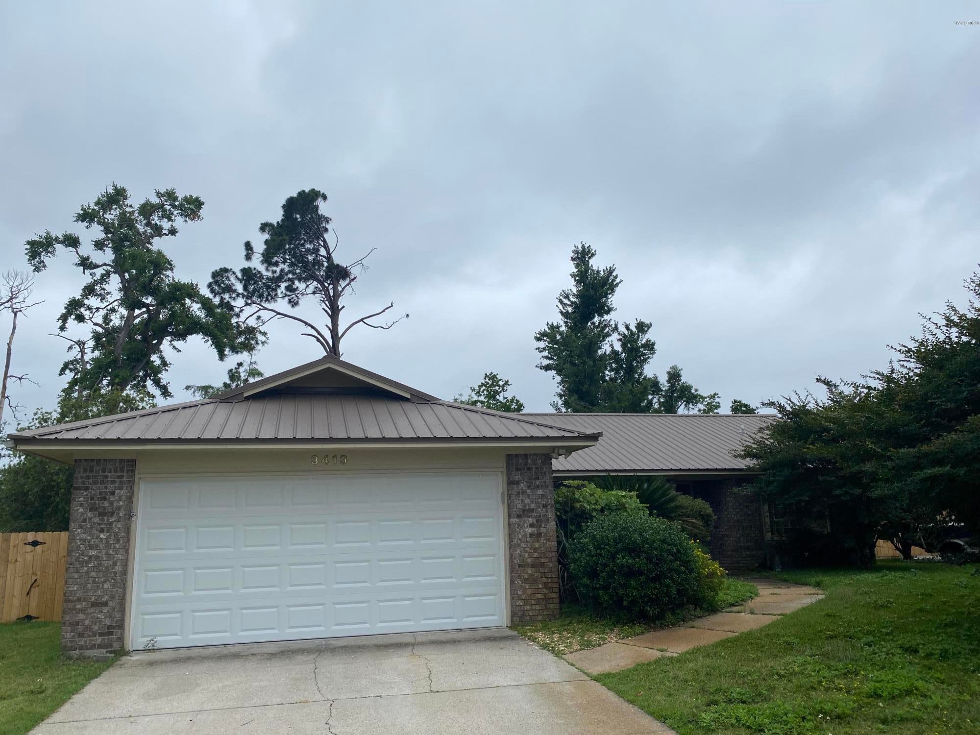 Panama City within one mile of GCSC just off 23rd st:  3 bedroom, 2 bath, 2 car garage, inground pool and screened back porch. large kitchen with granite counter tops, fireplace in the living room.



ABSOLUTELY NO PETS