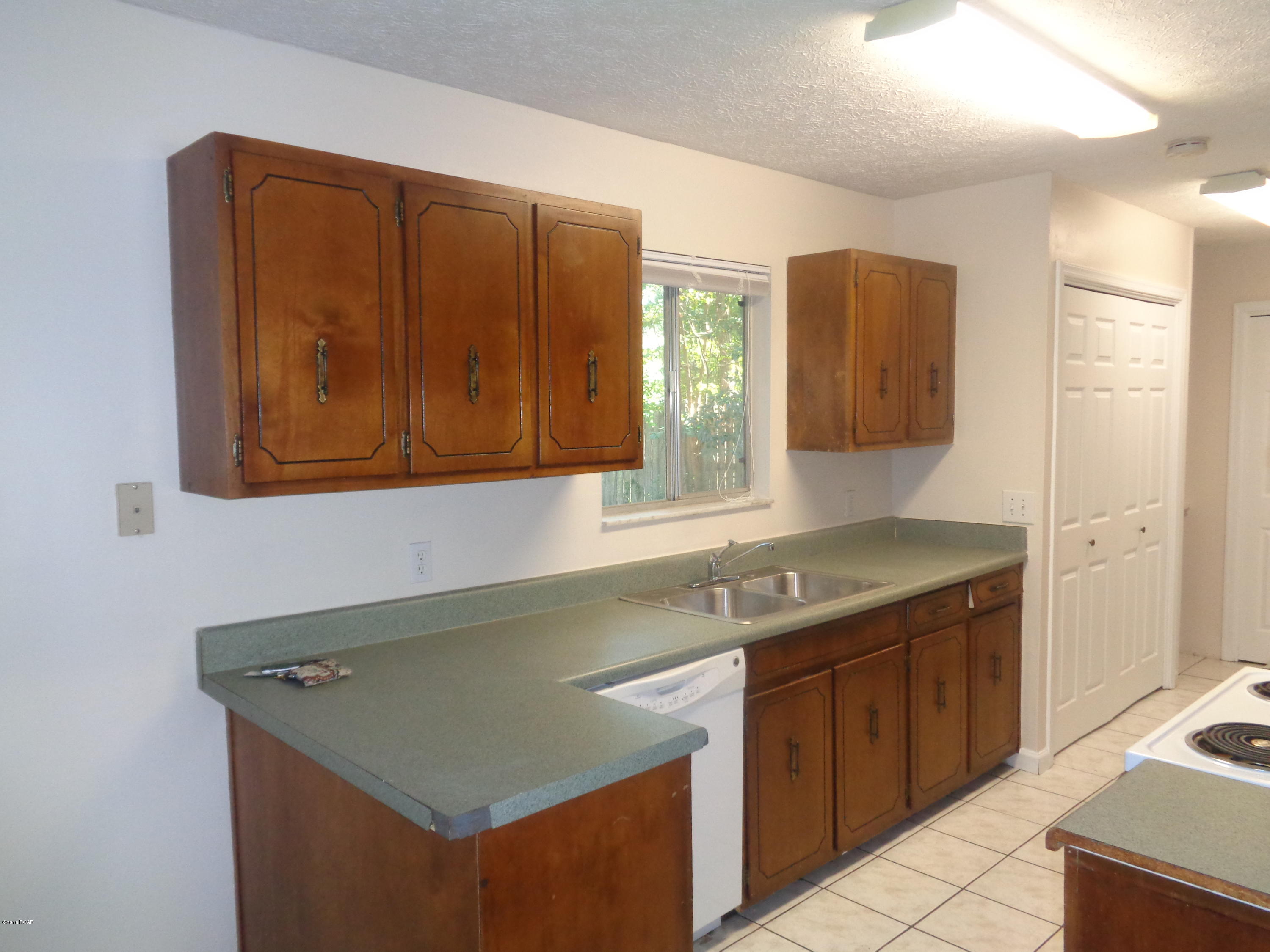 College Village Unit 1 - Residential Lease