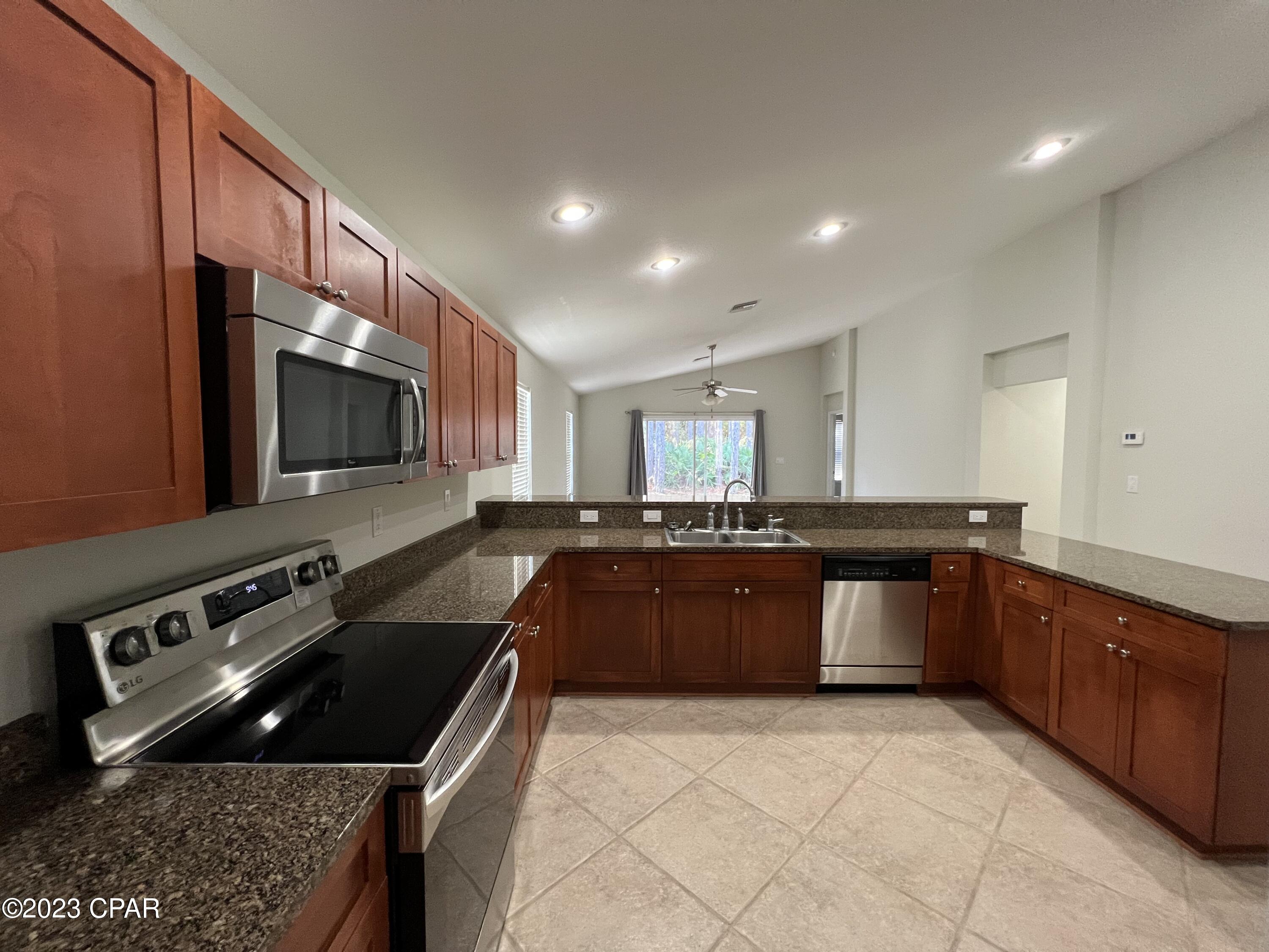 Palmetto Trace Phase III - Residential Lease