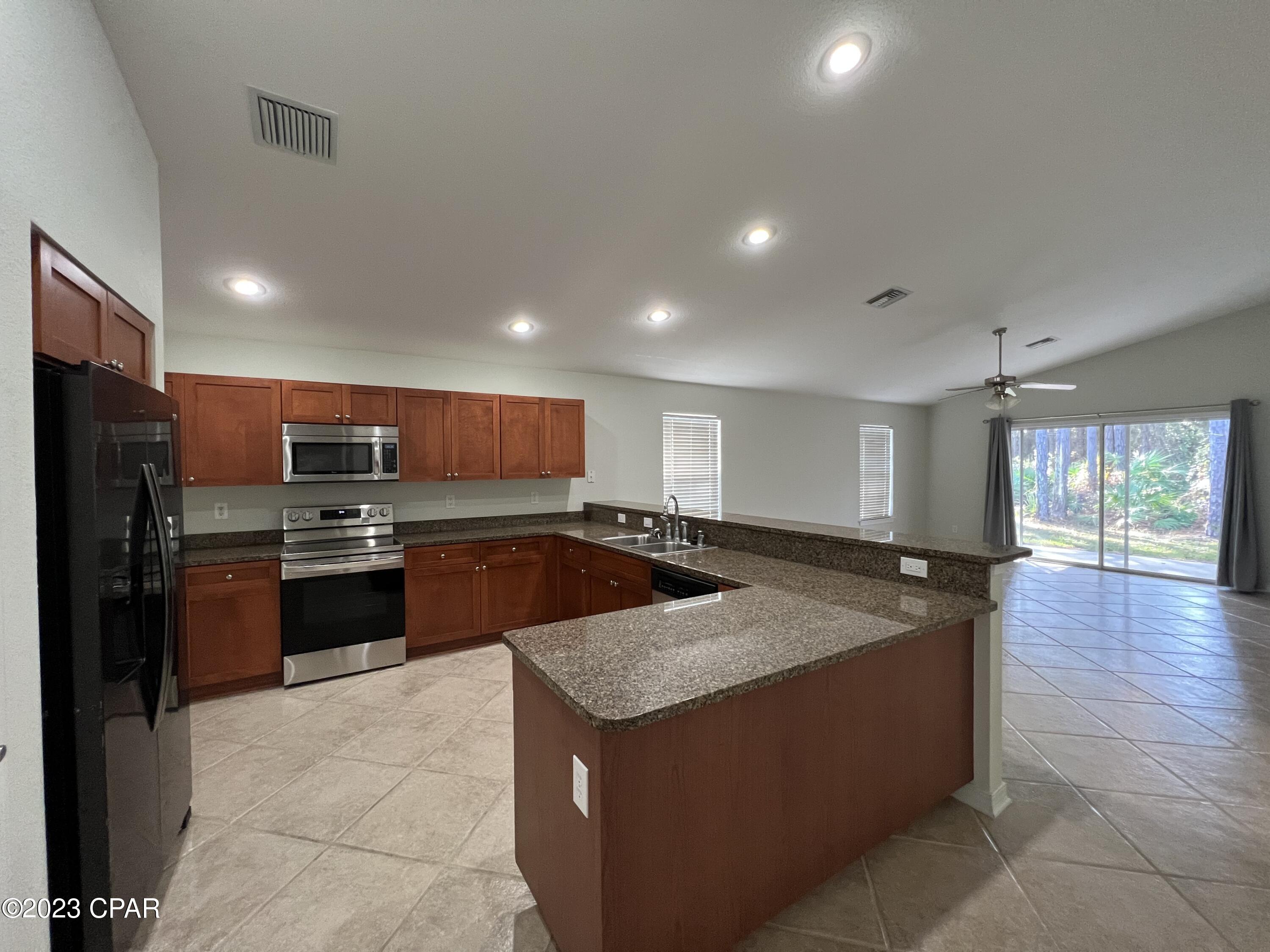 Palmetto Trace Phase III - Residential Lease
