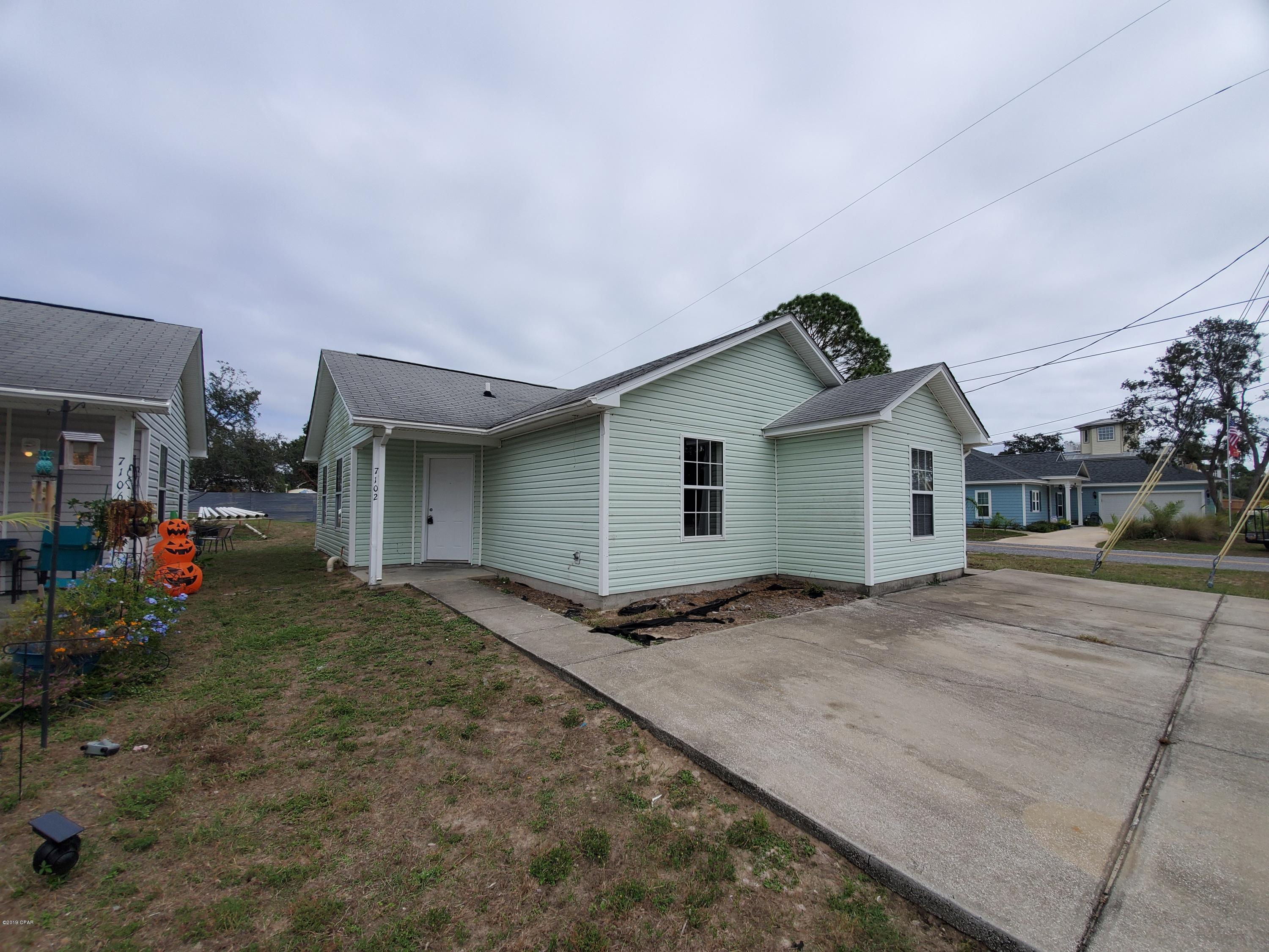 For rent! Unfurnished 2 bedroom, 2 bathroom town house located on North Lagoon Drive in Panama City Beach. Open floor plan with the kitchen open to the living room. Kitchen has refrigerator, new stove/oven, new microwave, dishwasher, and a breakfast bar. Master bedroom has new laminate plank vinyl flooring and an attached bathroom with tub/shower combination. 2nd bedroom has new laminate plank vinyl flooring and attached bathroom with stand up shower. Washer/Dryer hookup for a stacked system. This is a newly refreshed town house move in ready! **Pets negotiable with $250 non-refundable pet fee. Call our office for more information at 850-233-7926.