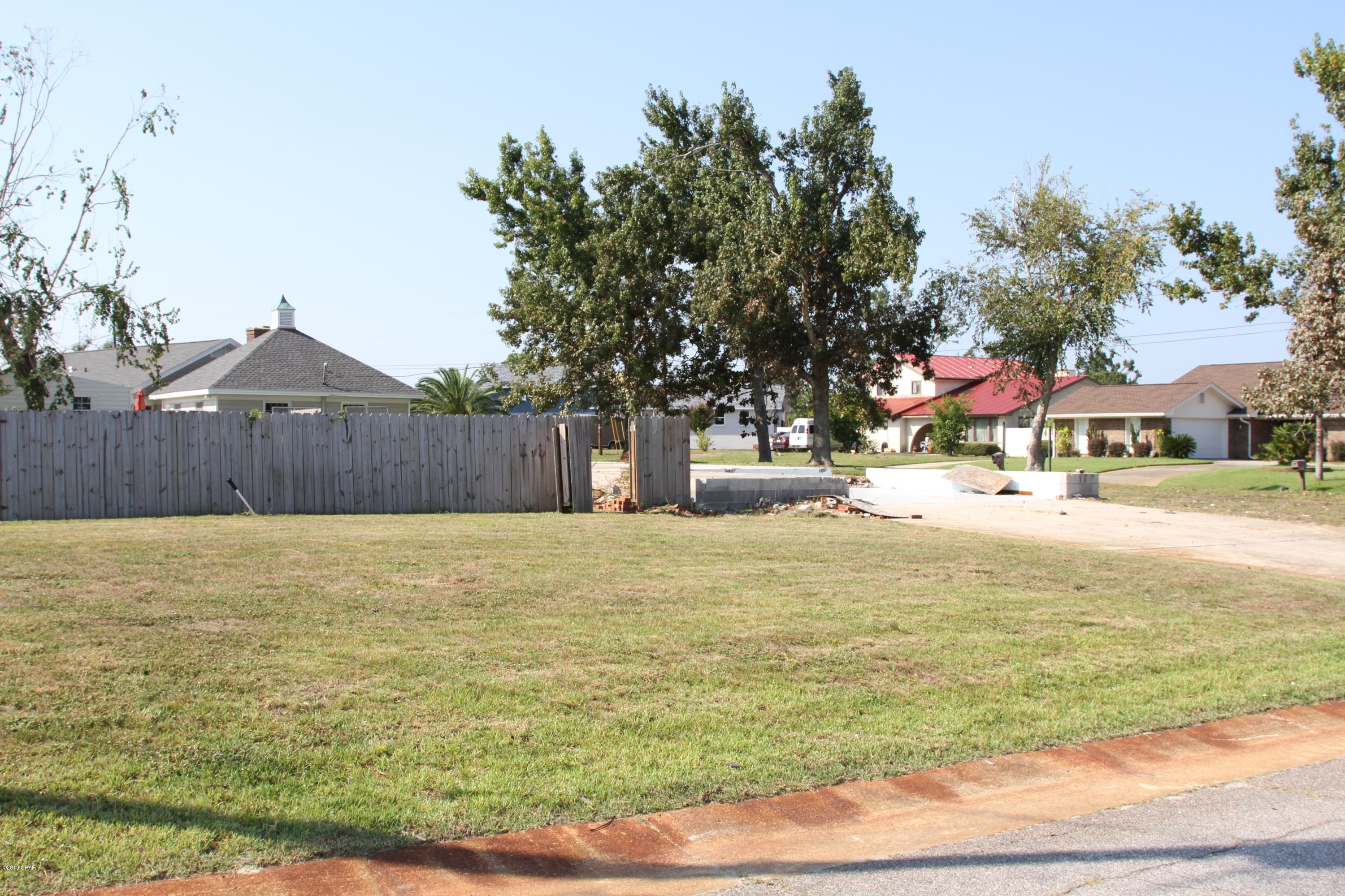 Huntingdon Estates U-3 - Land
