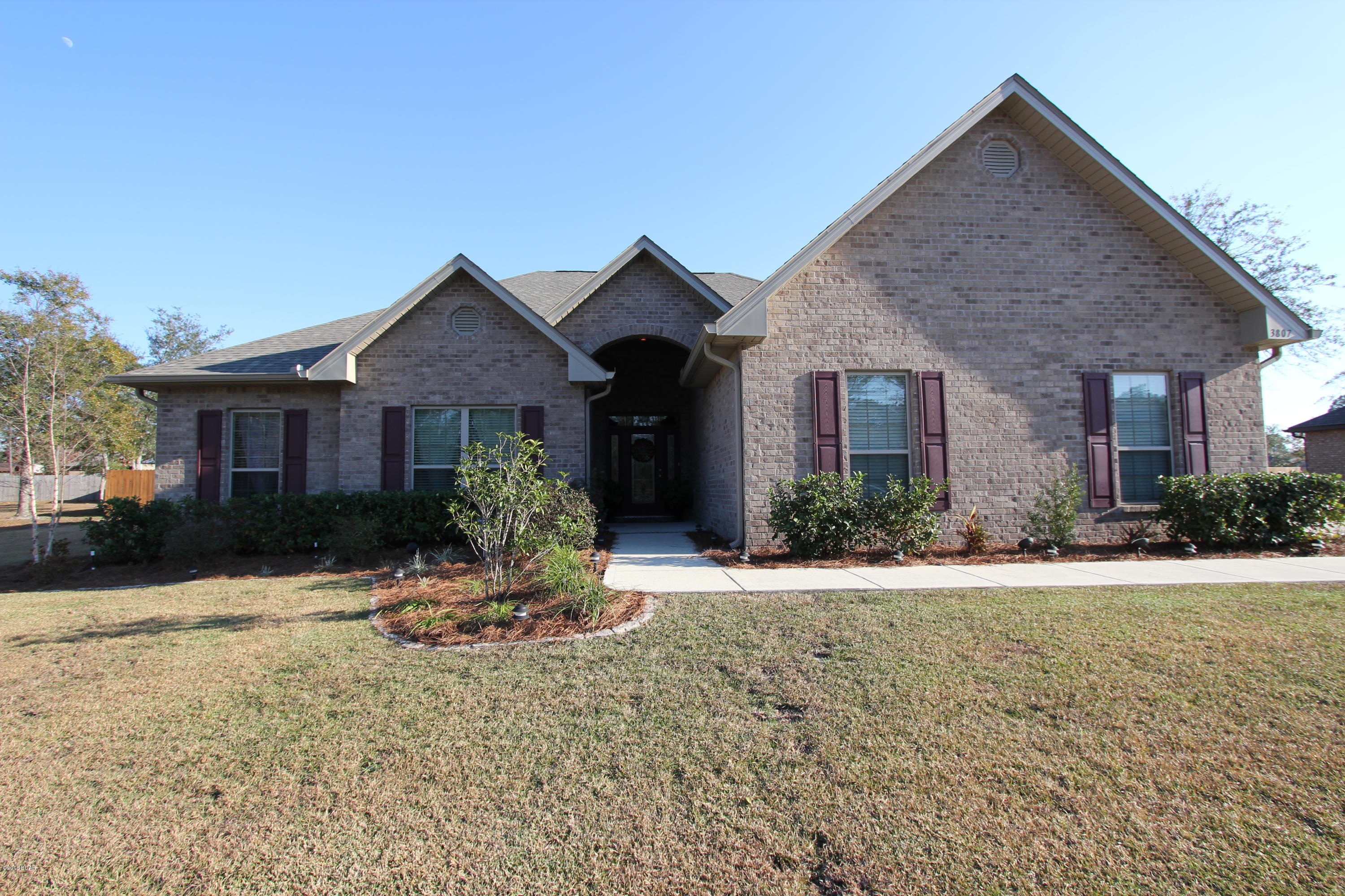 Highly Desired Neighborhood-Immaculate Home- 4 Bedroom, 2.5 Bath on extra-large lot. Open living area with fireplace. Features a Florida room perfect for a game room, large kitchen with breakfast bar, custom backsplash, granite counter tops, upgraded carpet, hardwood flooring, ceramic tile in kitchen and wet areas. The master bath has his and her sinks, garden tub with separate shower and large walk-in closet with custom built shelving. Owners have put in over $25,000 in upgrades to the home. Security System, Gutters, Irrigation System & Well, Beautiful Pergola on large back patio, fire-pit, shed. This home is perfect for entertaining both inside and outside. Call for your private tour!

All measurements are taken from builder floor plans buyer to verify any details deemed important.