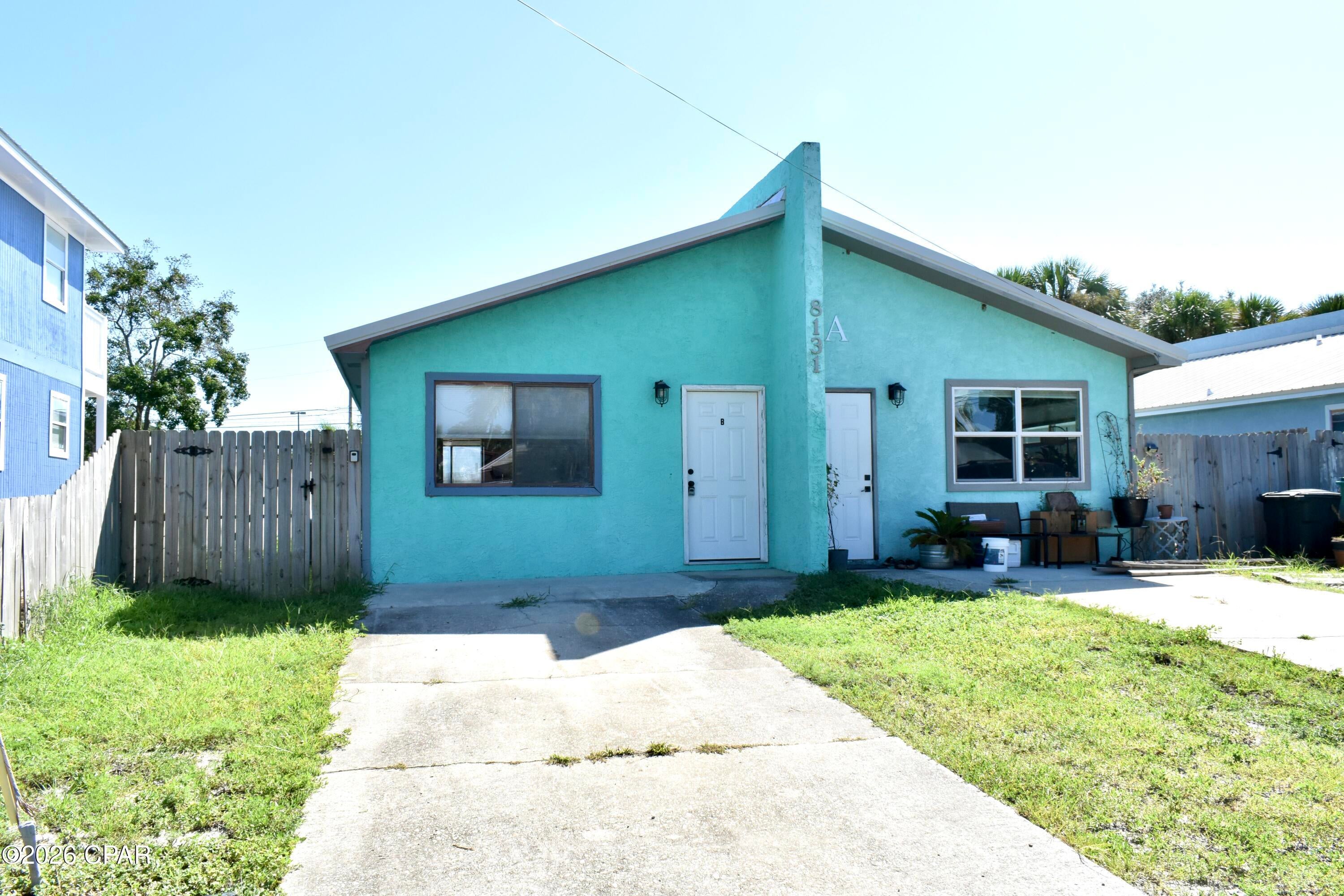 Embrace the Florida lifestyle in this 1-bedroom, 1-bathroom retreat located off Thomas Drive in Panama City Beach. Featuring a convenient in-unit washer/dryer (stackable) hookups, and a fenced private yard, this home offers privacy and convenience. Walk to the beach in under 6 minutes, or take a quick 10-minute drive (5.1 miles) to Naval Support Activity Panama City. You'll also be just minutes from St. Andrews State Park, Grand Lagoon marina dining, and local shopping. Perfect for anyone looking for quiet coastal living close to everything PCB has to offer! SHOWING INSTRUCTIONS: Just text a photo of your drivers license along with the property address and we will line up your showing within 1 business​​‌​​​​‌​‌​​​​‌​​‌​​​​‌‌ day!