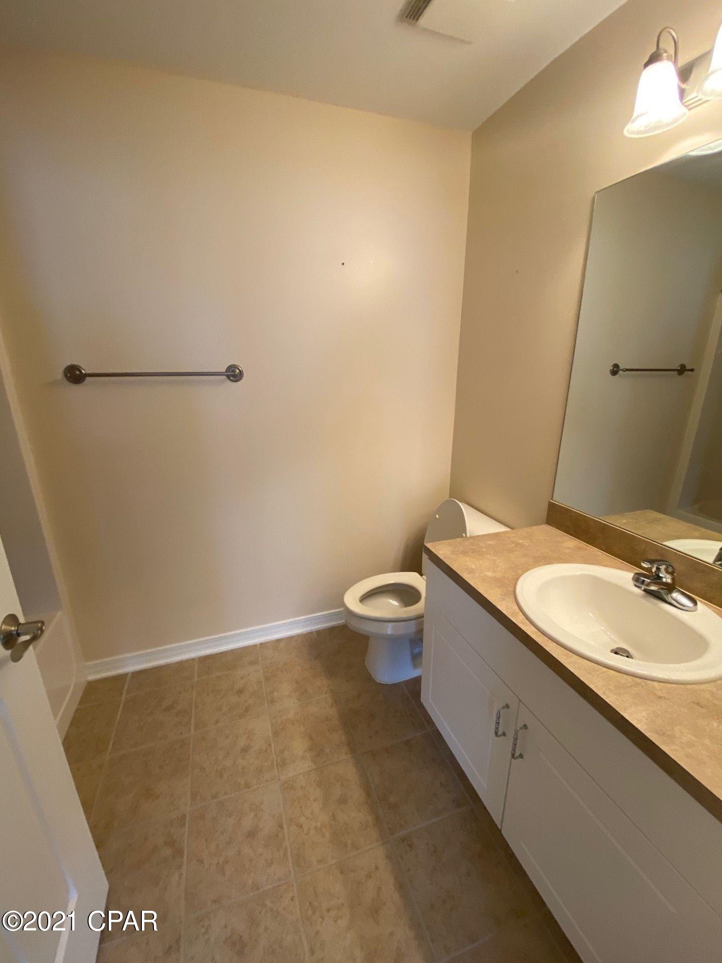 *1/2 off deposit for active military and first responders*



This townhome offers 2 Bedrooms and 2 Baths, Kitchen features a breakfast bar, equipped with a washer/dryer connection, screened in porch, and a 1 car garage.



*HOA includes community pool and grounds keeping*



*No Pets*