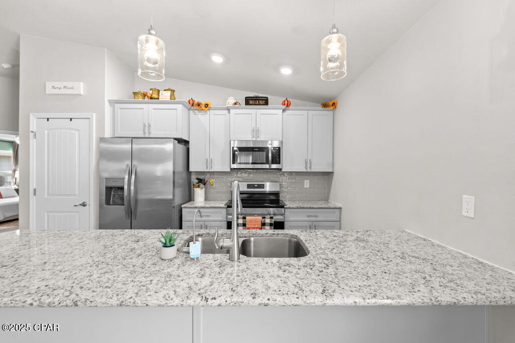 [No Recorded Subdiv] - Residential Lease
