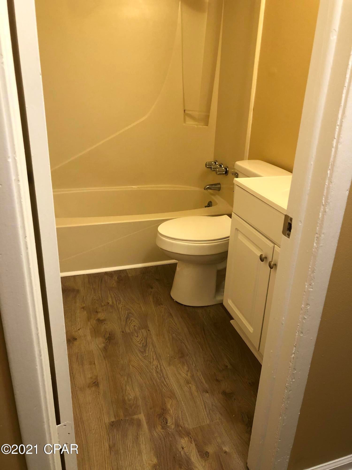 [No Recorded Subdiv] - Residential Lease