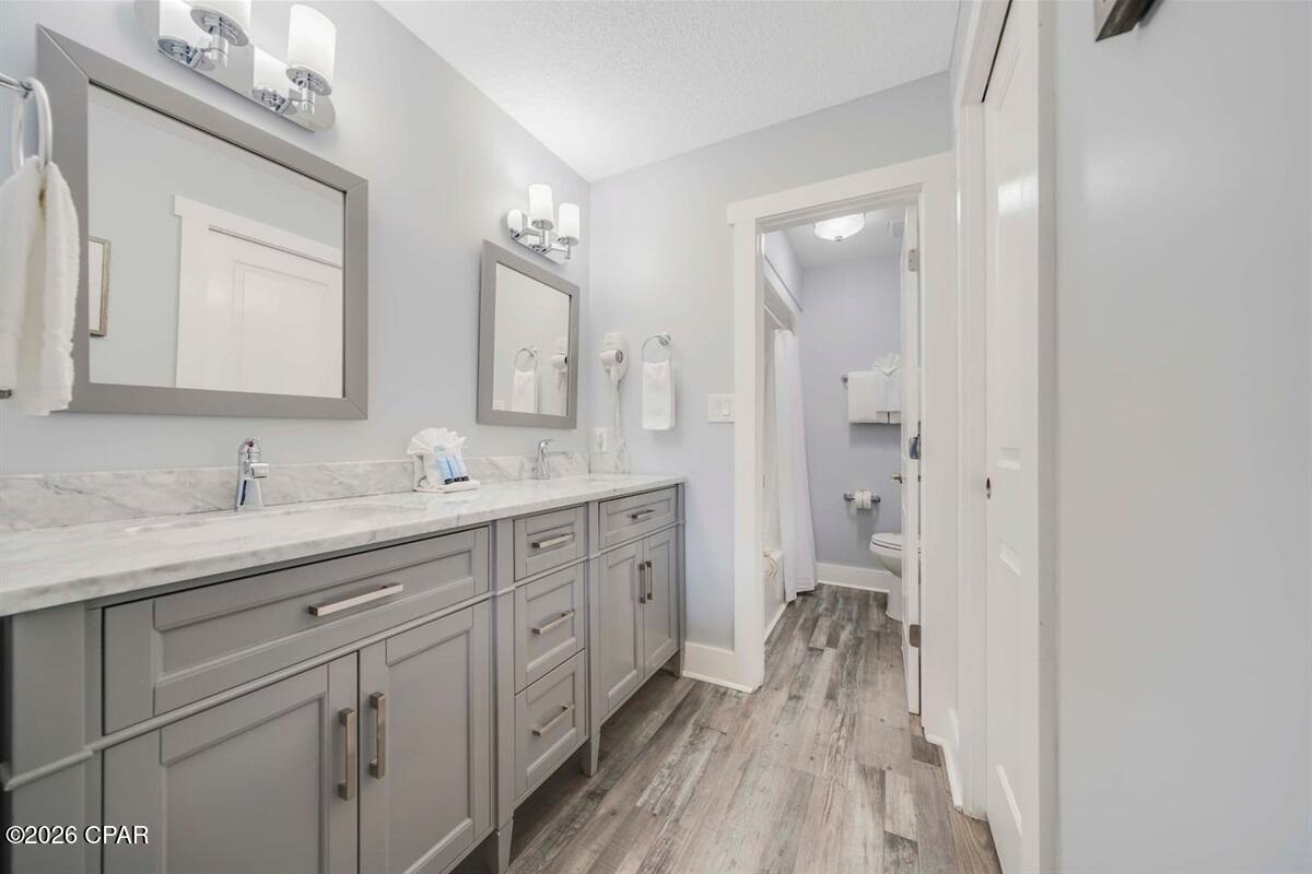 Edgewater Golf Villas V-B - Residential