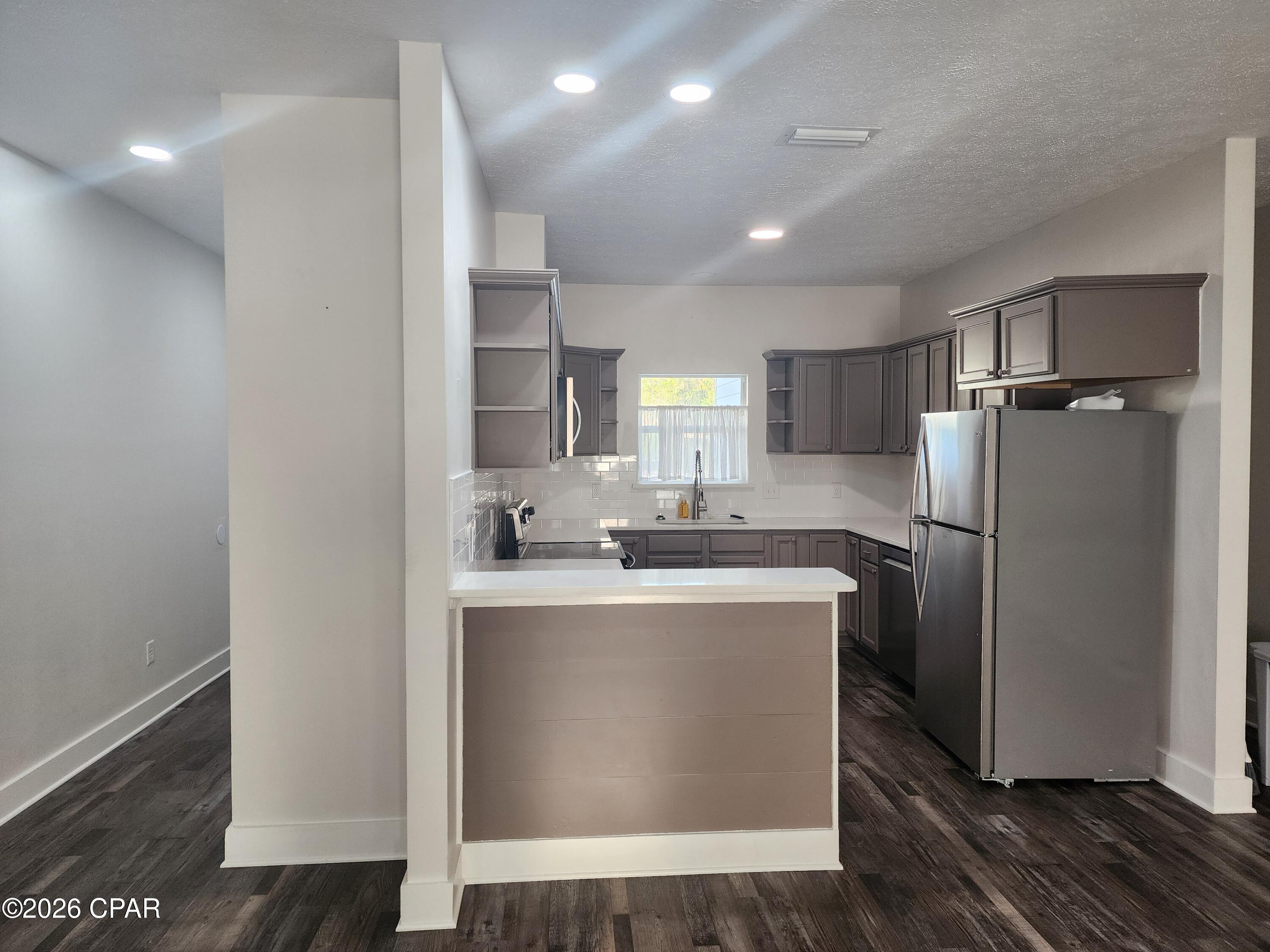 Miramar Heights - Residential Lease