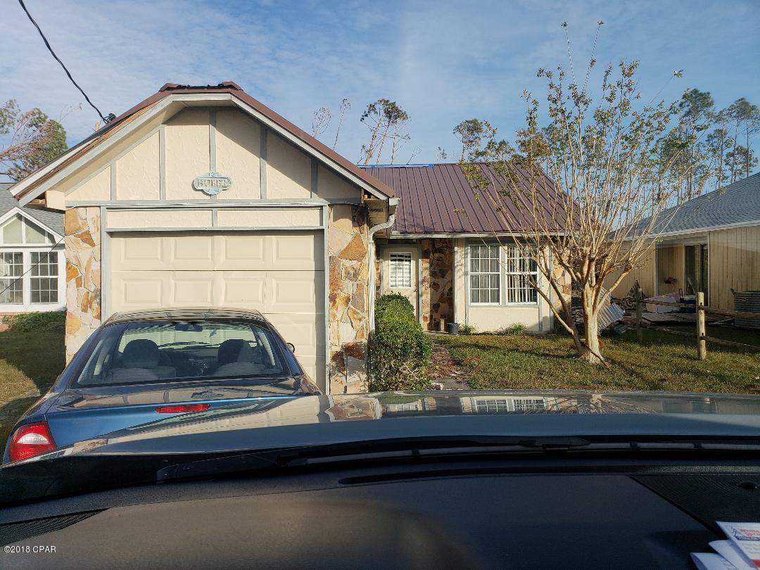 ALL SIZES AND MEASUREMENTS ARE APPROXIMATE BUYER TO VERIFY!!!!

SELLER IS PRICING THIS HOUSE TO SELL FAST!! SELLING AS-IS WITH NEEDED REPAIRS. WOULD MAKE A GREAT RENTAL OR FIRST TIME HOME!!!