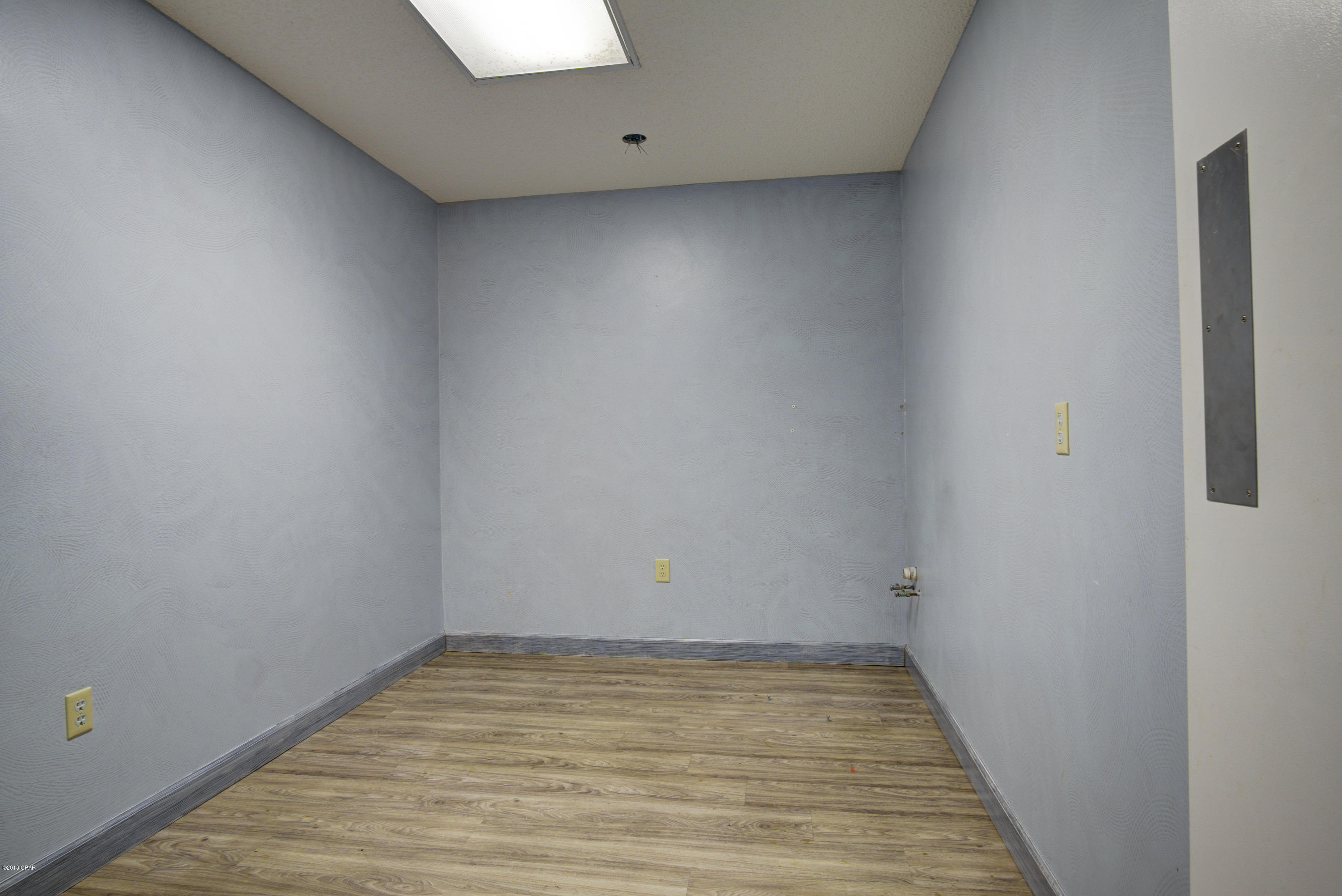 [No Recorded Subdiv] - Commercial Sale